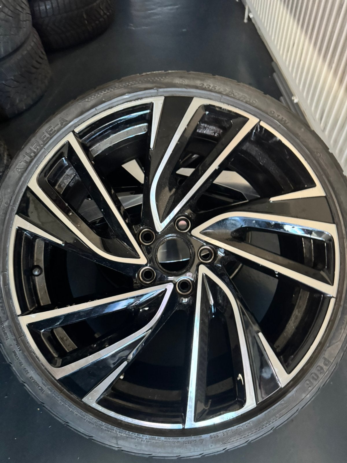 Origineel Adelaide Velg  235 35 19 5x112 golf8 GTI, 19 inch, Total car expert, Banden en Velgen, Nieuw