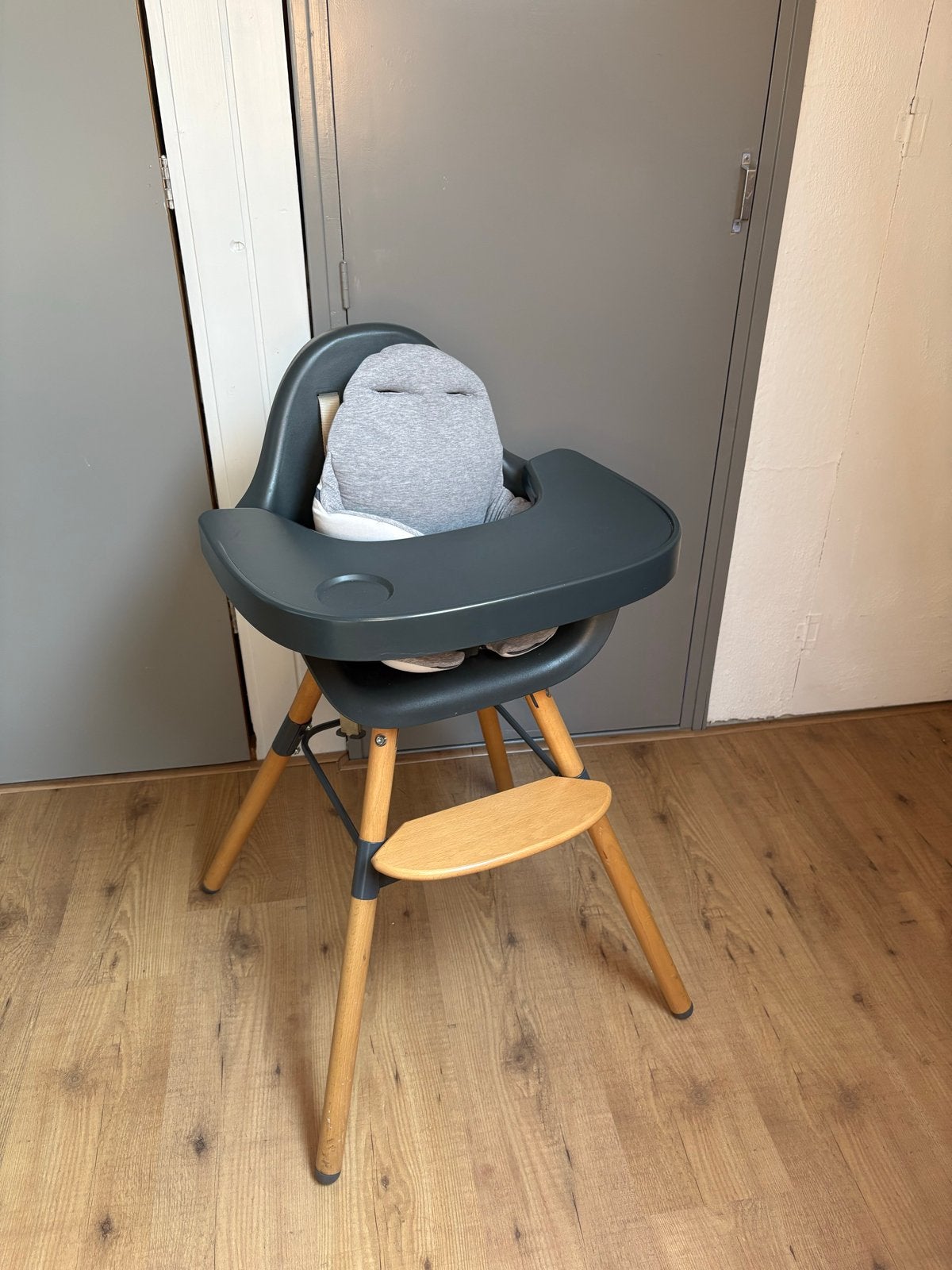 Childhome Meegroei Kinderstoel met Kussen, Kinderen en Baby's, Kinderstoelen, Ophalen, Gebruikt, Meegroeistoel, Stoelverkleiner