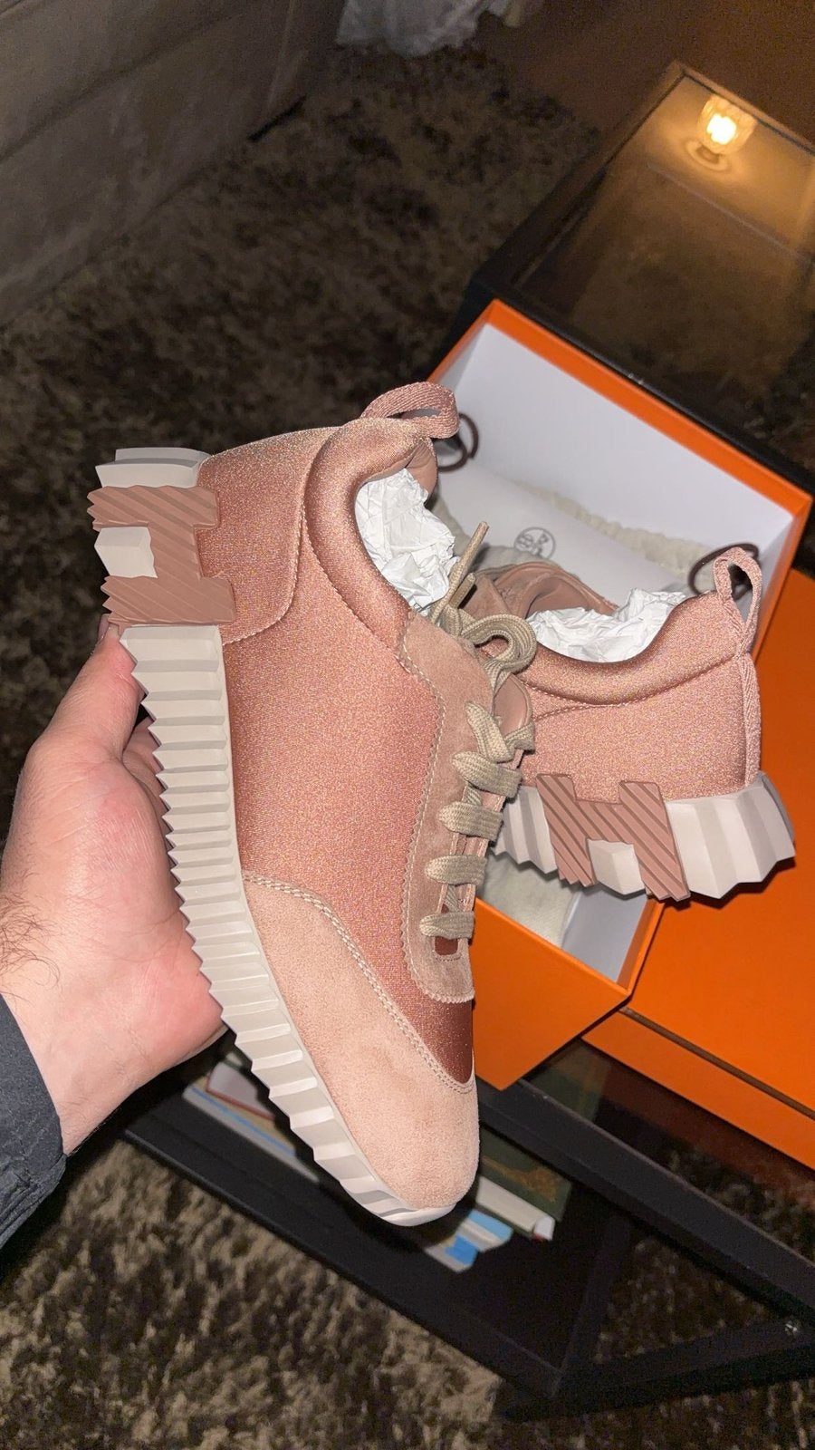 Hermes dames sneakers maat 38 origineel, Kleding | Dames, Schoenen, Ophalen of Verzenden, Zo goed als nieuw, Roze, Sneakers of Gympen