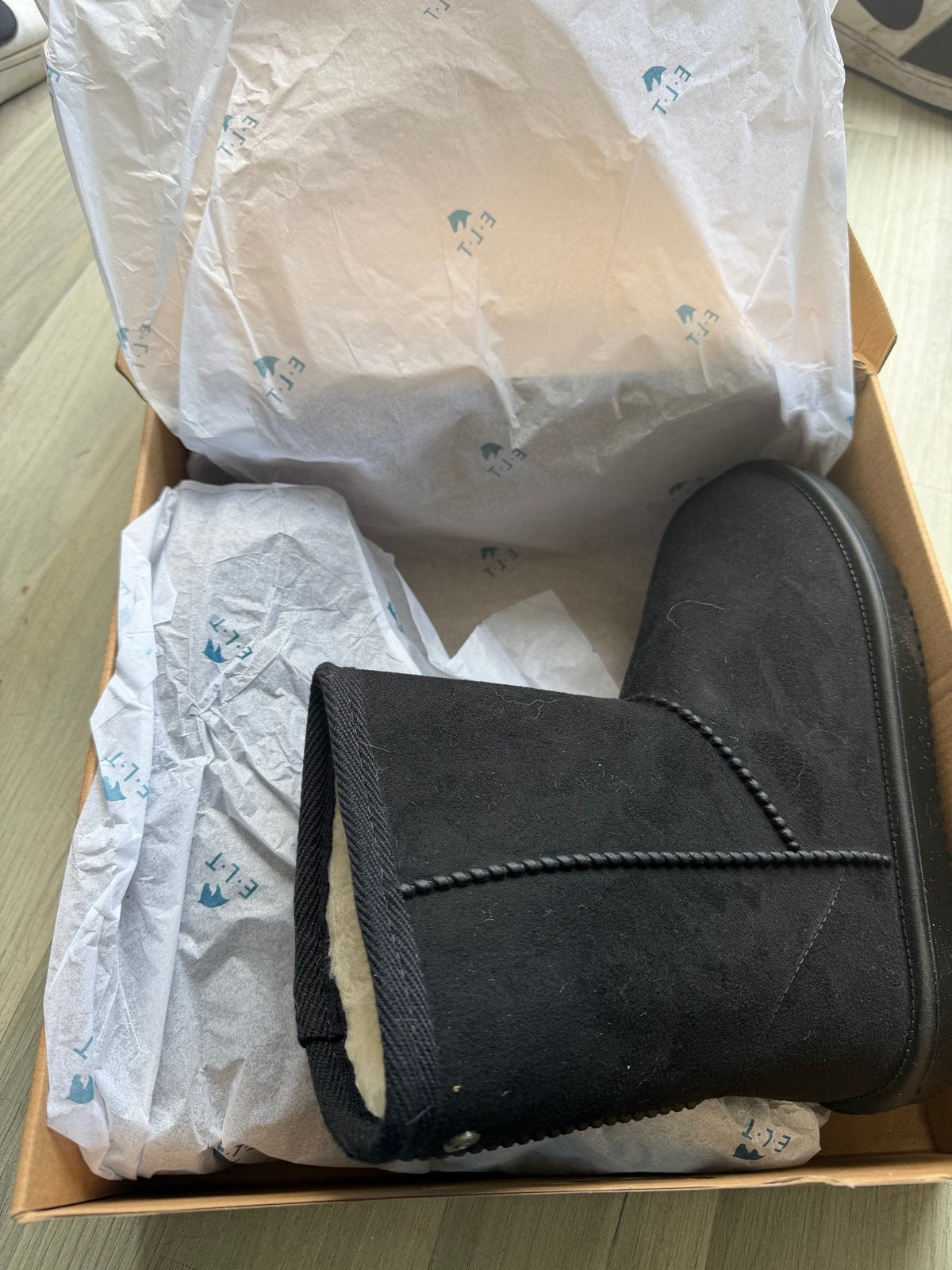 Warme gevoerde laarzen - Nieuw in doos - Maat 38, Ophalen, Nieuw, Zwart, Lage of Enkellaarzen