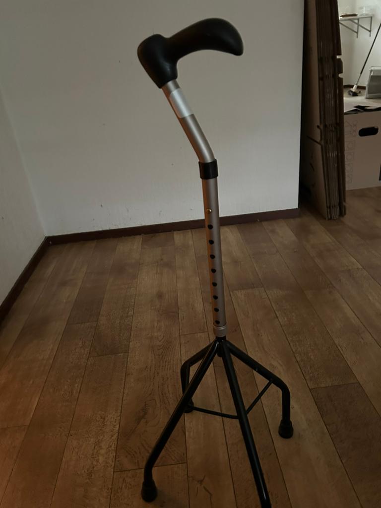Wandelstok met 4 poten, Diversen, Wandelstokken, Ophalen of Verzenden, Verstelbaar, Gebruikt