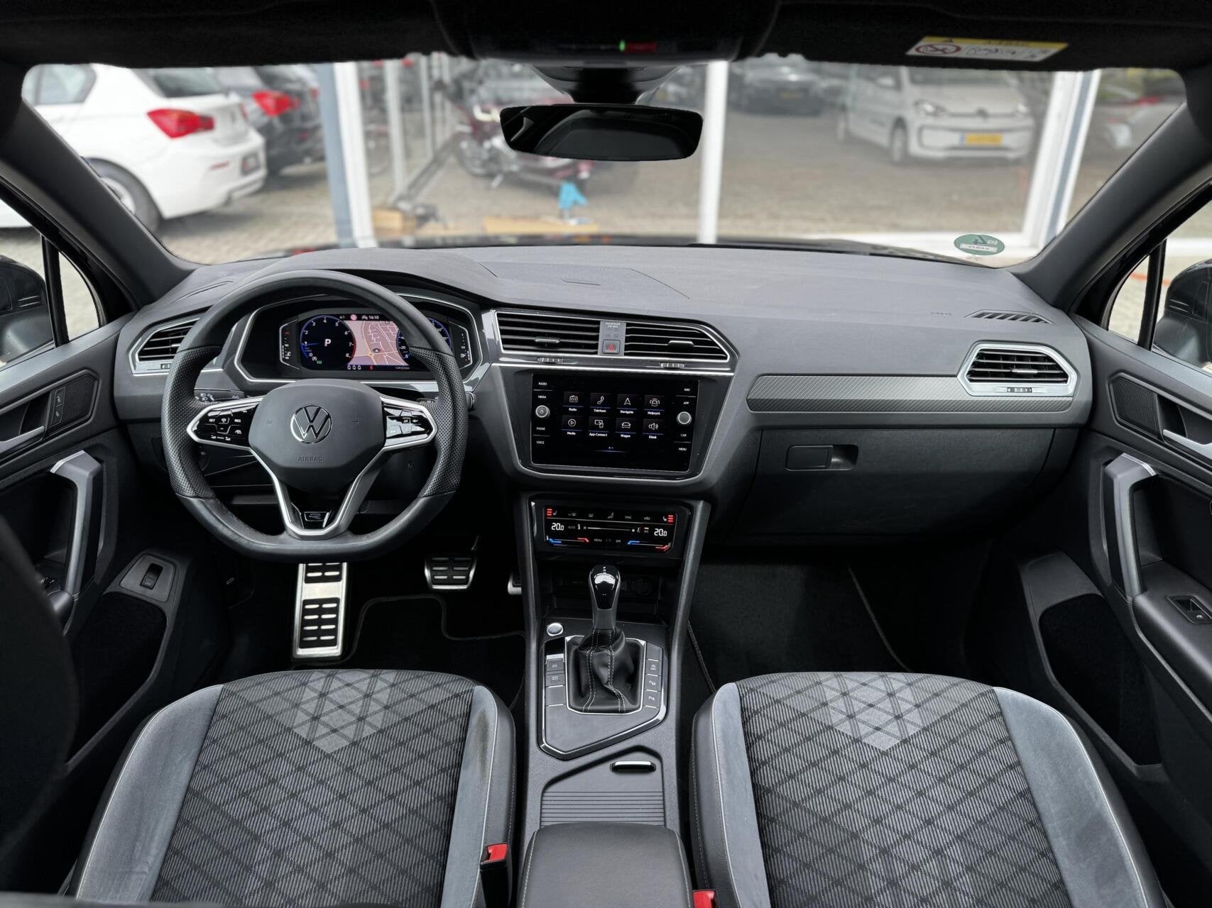 Foto 2 van Volkswagen Tiguan 1.5TSI R-Line|Black-style|Matrix|ACC|CAM