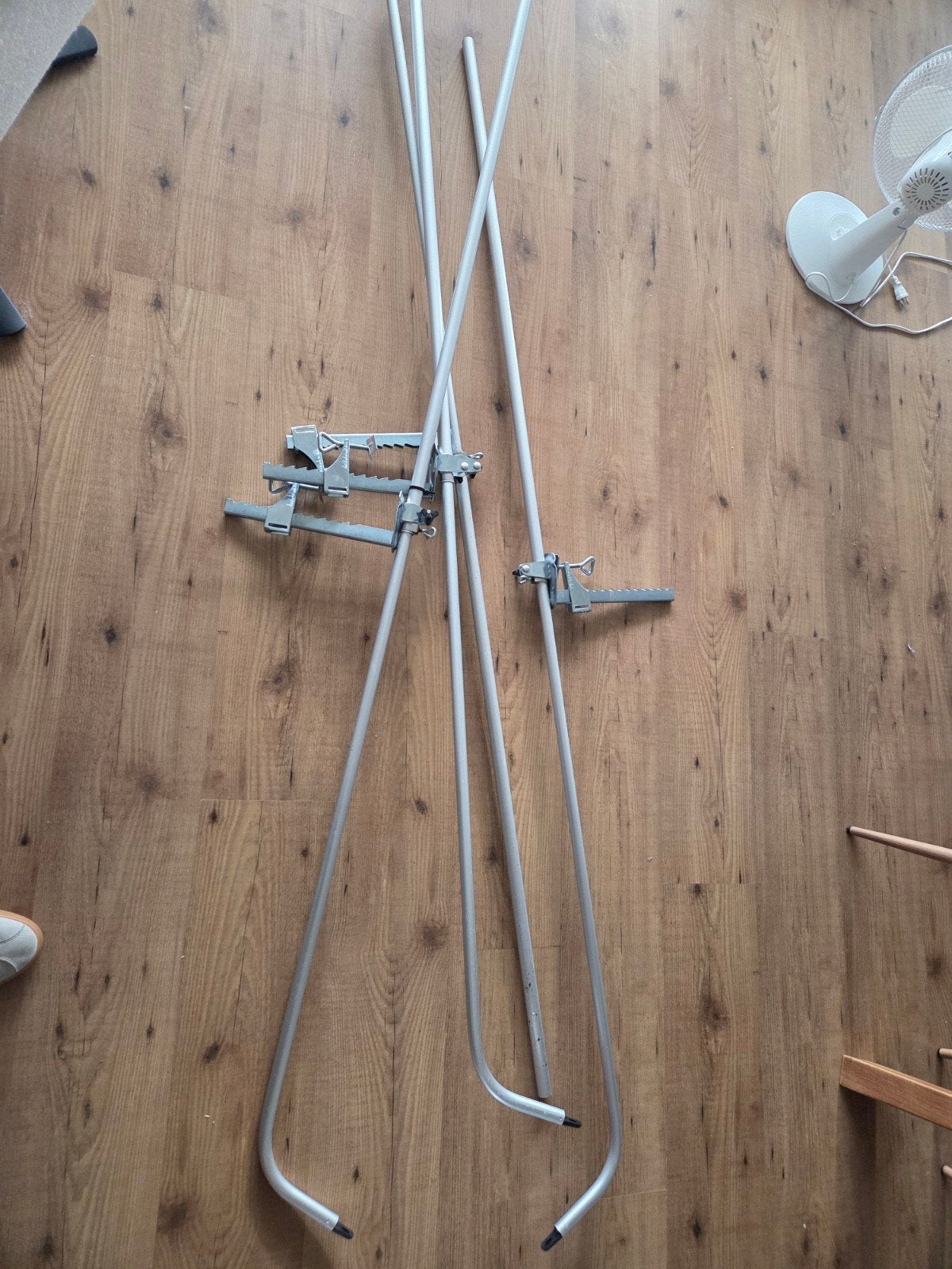 palen en klemmen voor kattennet balkon, Ophalen