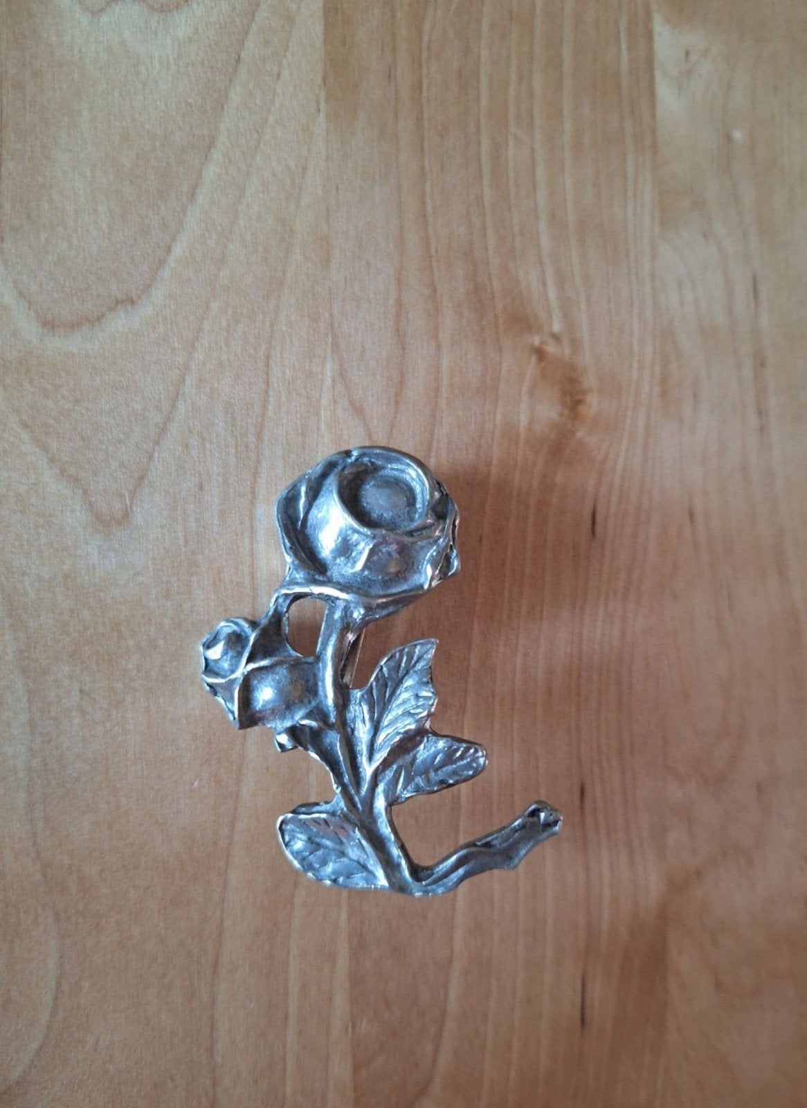 Hele mooie zwaardere kwaliteit zilverkleurige broche roos, Ophalen of Verzenden, Overige materialen