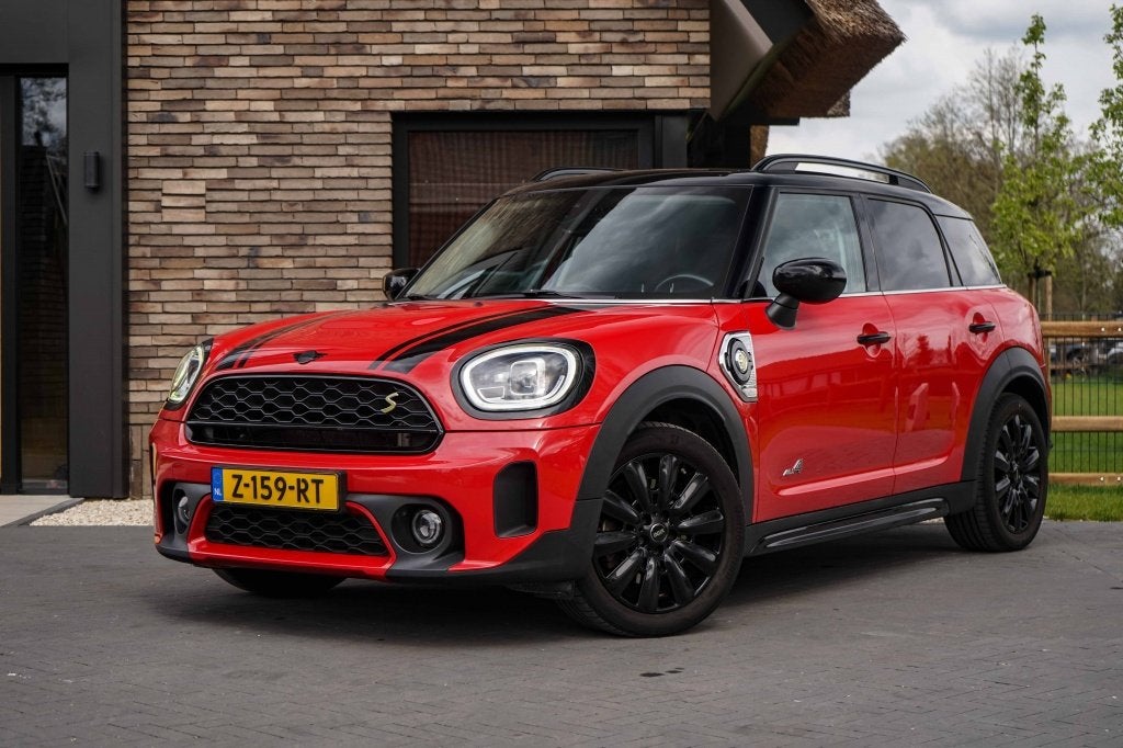MINI Countryman Cooper SE Classic Trim All4 PHEV Chili-Red S, Auto's, Automaat, Dealer onderhouden, Stof, Gebruikt