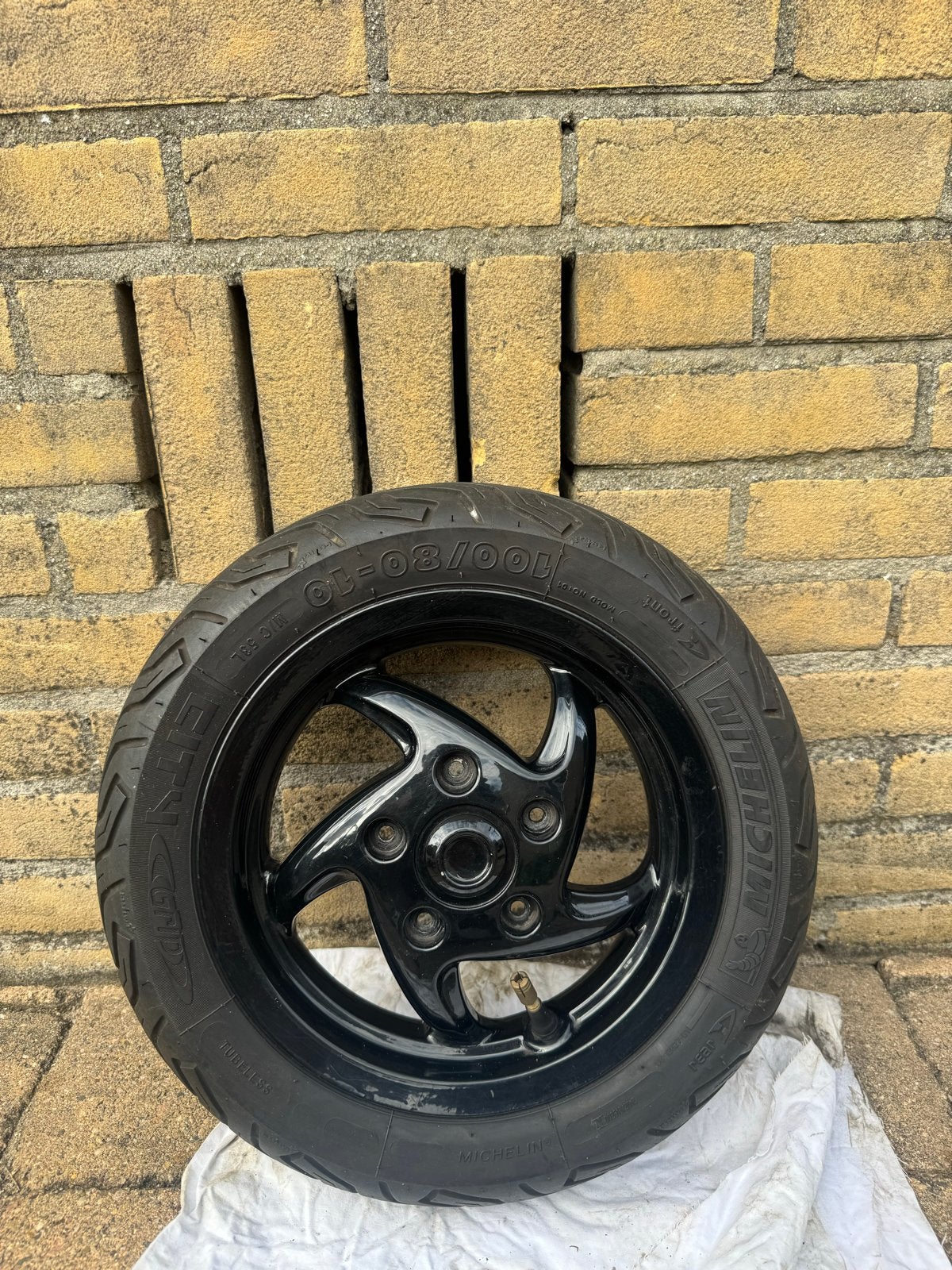 Piaggio Zip sp 98 Voorwiel met Michelin City Grip band, Fietsen en Brommers, Verzenden, Zo goed als nieuw, Overige typen, Piaggio
