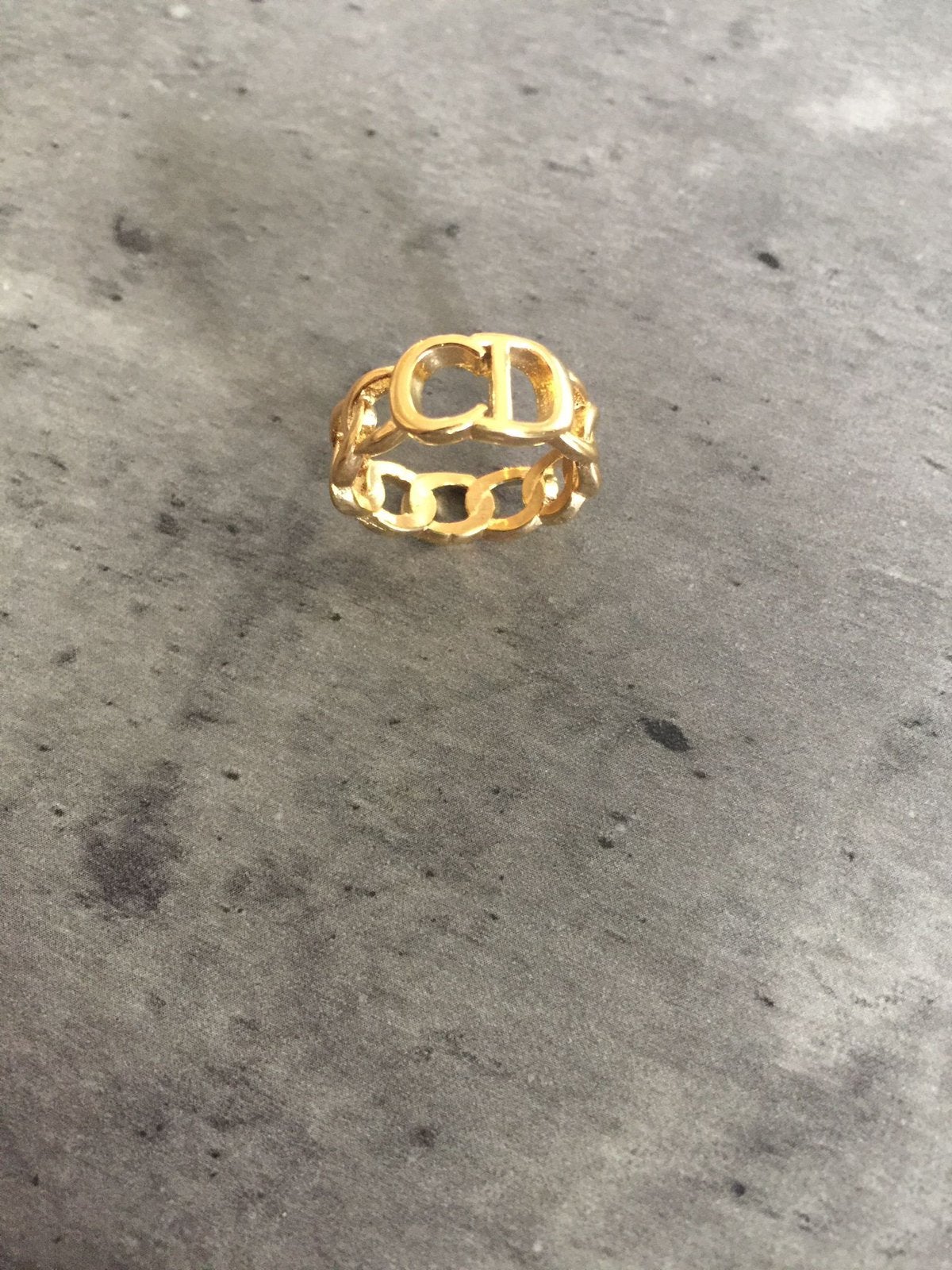 Christian Dior ring CD, Ophalen of Verzenden, Zo goed als nieuw, Goud, Dame