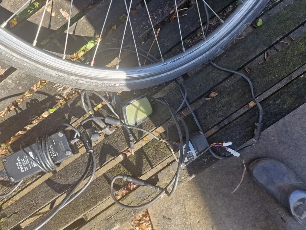Batavus E-bike lader en display en meer vaste prijs, Fietsen en Brommers, Fietsaccessoires | Fietsaccu's, Ophalen of Verzenden