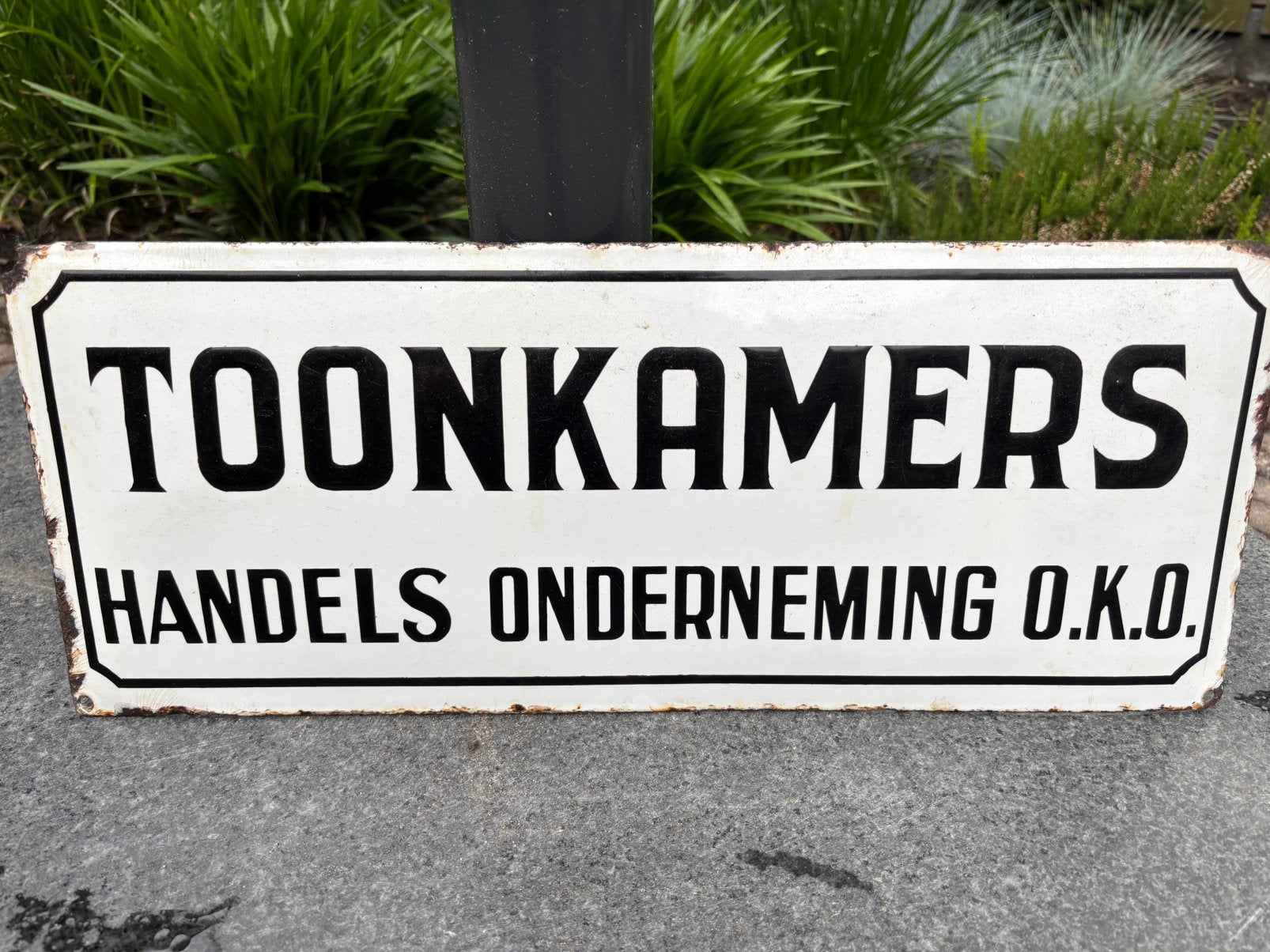 Toonkamers en handelsonderneming emaille, Ophalen of Verzenden