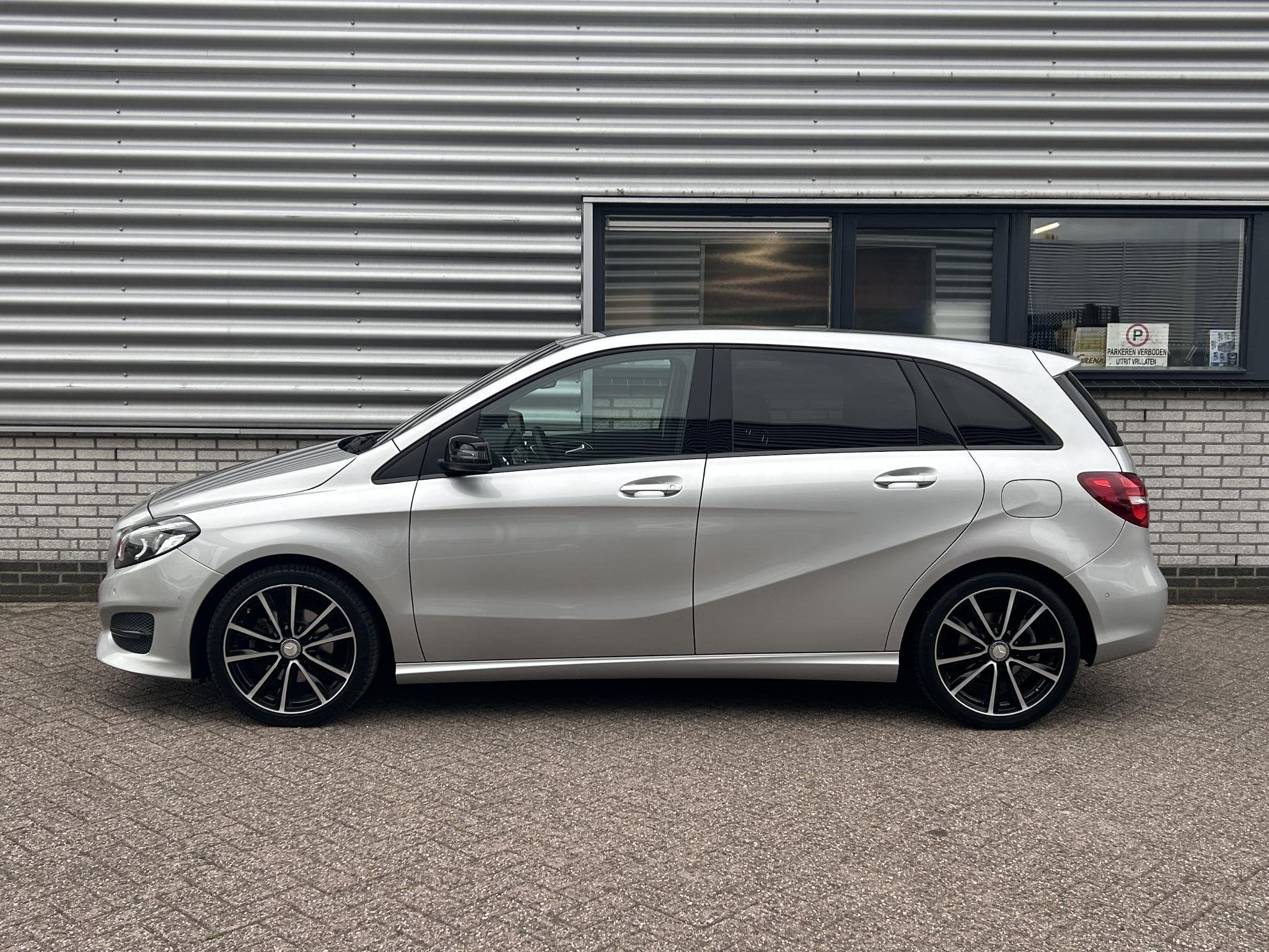 Mercedes-Benz B-klasse 180 Activity Edition | Navigatie | Cr, 12 maanden, 1325 kg, Gebruikt, 4 cilinders