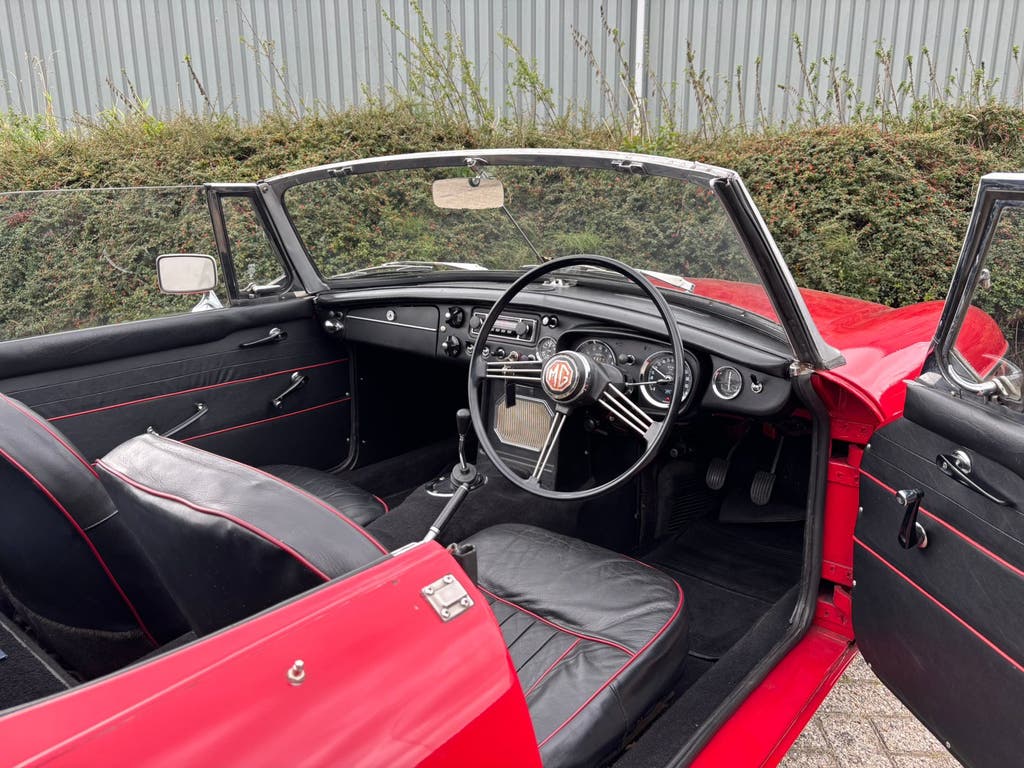 MGB 1.8 Cabriolet 1967 Rood / Oldtimer / Klassieker / Rally!, foto 12