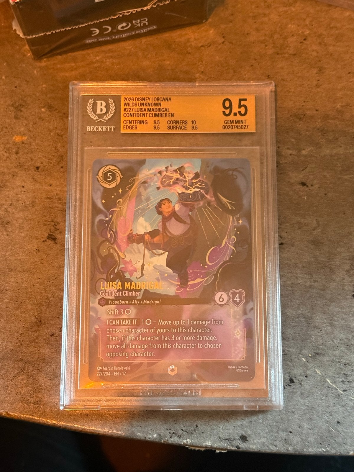 Disney Lorcana Luisa Madrigal #227 Beckett 9.5 Gem Mint, Ophalen of Verzenden, Zo goed als nieuw, Losse kaart