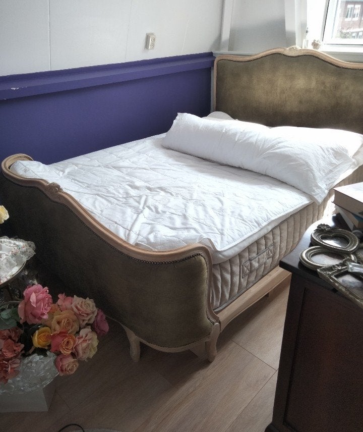 Antiek bed nieuw gestoffeerd hout opgeknapt, Ophalen