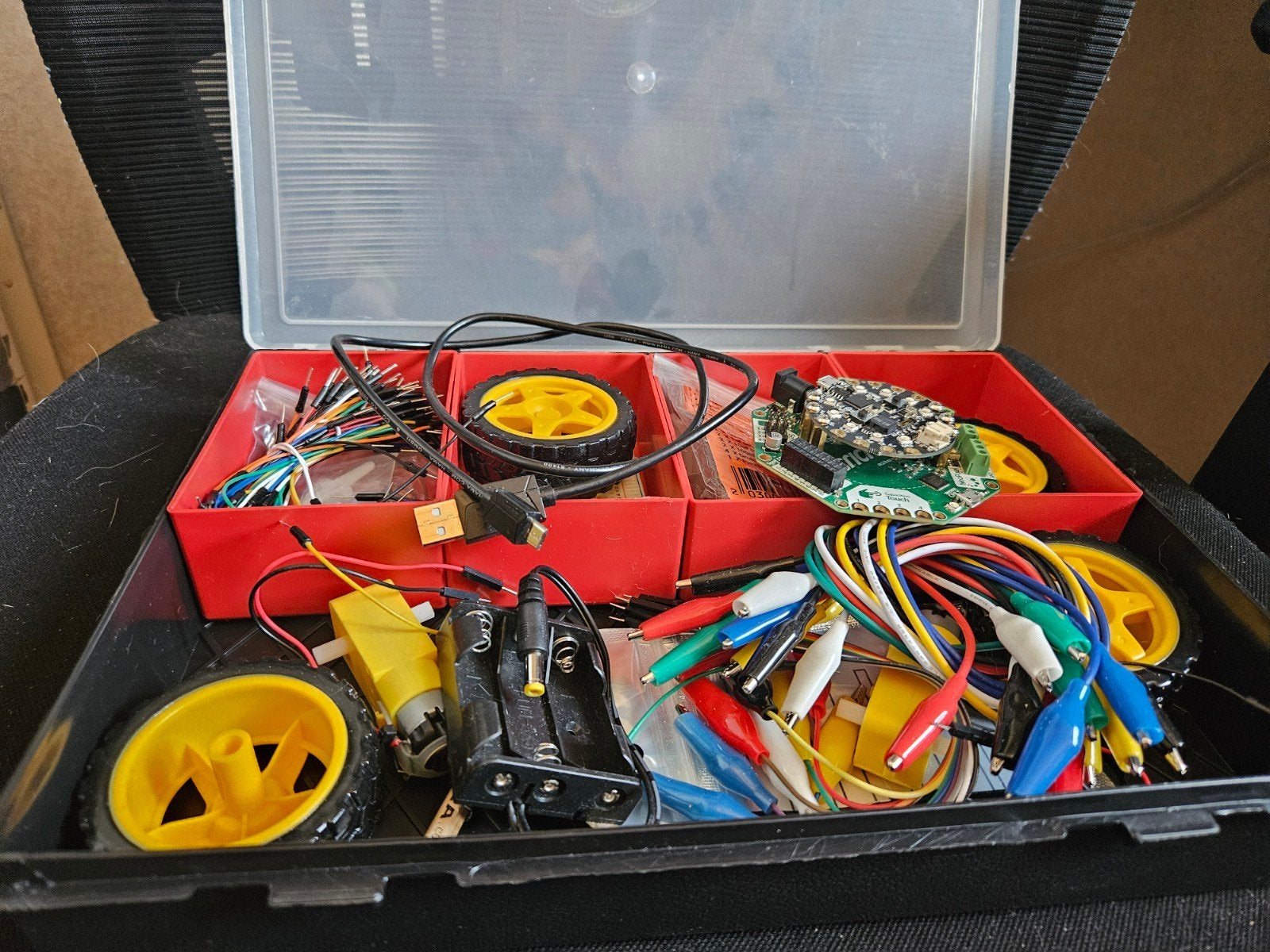 Circuit Playground Express met Crickit Starter Kit, Ophalen, Zo goed als nieuw