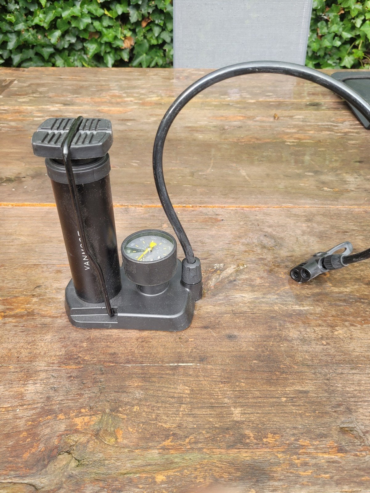 VanMoof fiets pomp met drukmeter, Ophalen of Verzenden, Drukmeter, Gebruikt