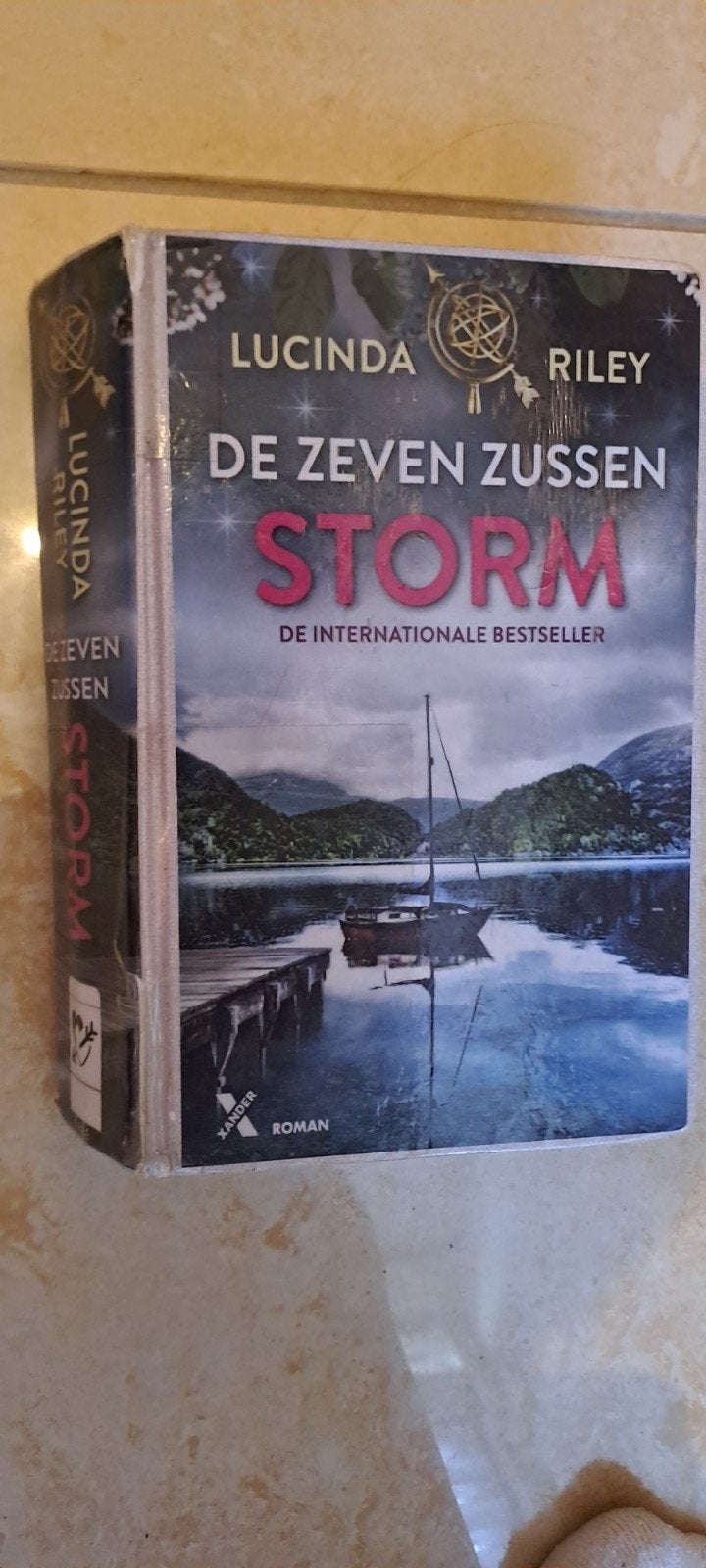 De Zeven Zussen - Storm (Lucinda Riley), Ophalen of Verzenden, Gelezen, Lucinda Riley, Europa overig