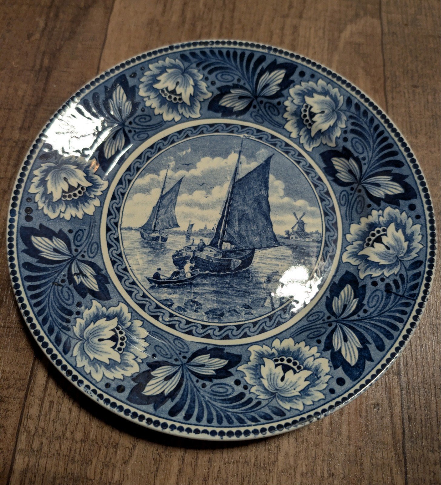 Antiek Delfts Blauw Bord - Zeilschepen en molens - Hollandia, Ophalen of Verzenden