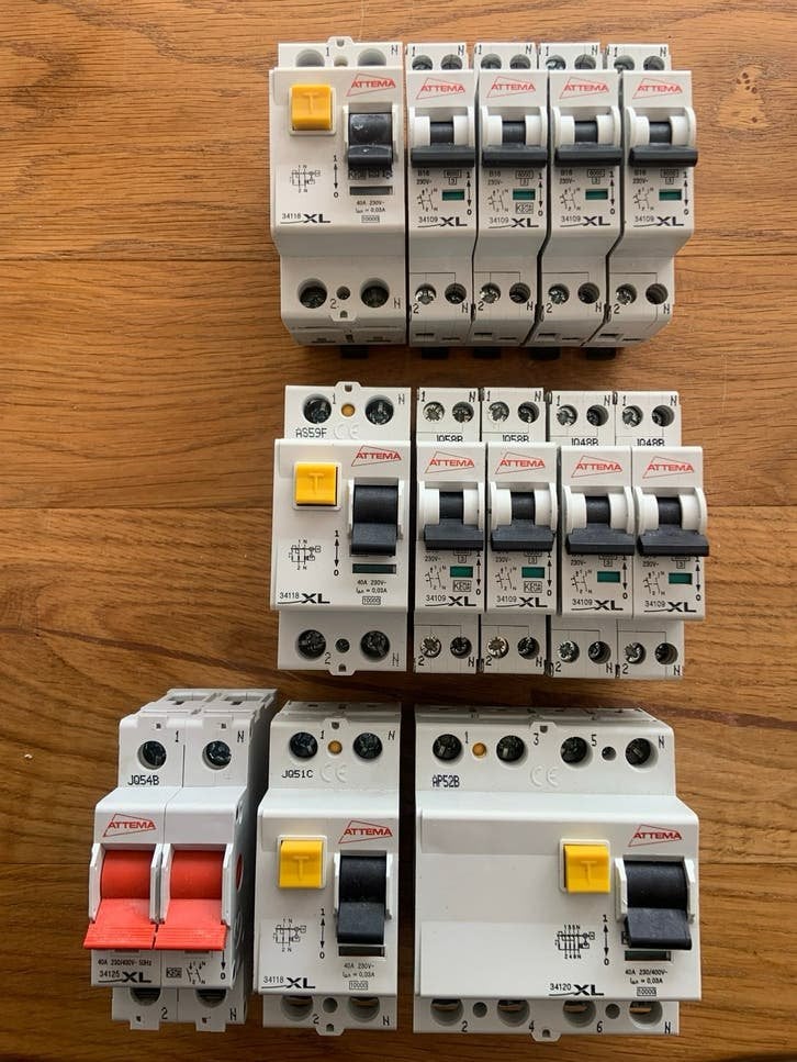 Groepenkast automaten Attema, ABB en Hager + groepenkast, Ophalen of Verzenden, Gebruikt, Attema, Aardlekschakelaar
