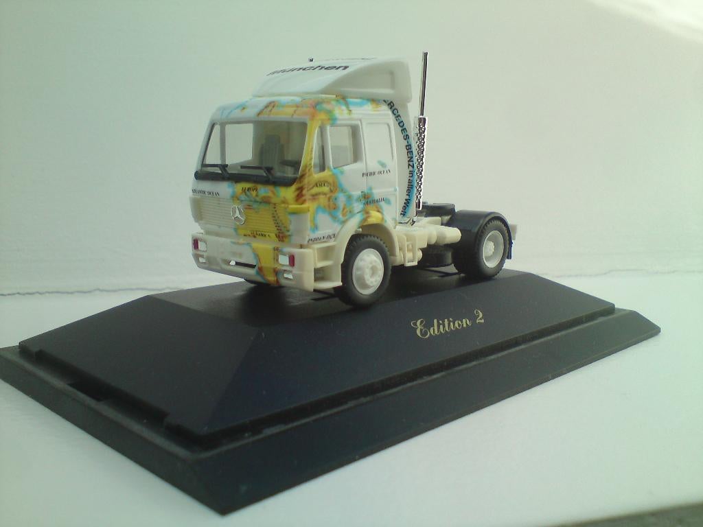 Herpa Mercedes SK trekker Mercedes Munchen, Hobby en Vrije tijd, Modelauto's | 1:87, Ophalen of Verzenden, Zo goed als nieuw, Bus of Vrachtwagen