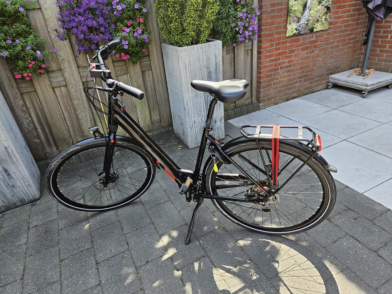 Koga F3 5.0 damesfiets zwart met rode accenten. frame mt 53, Zo goed als nieuw, 50 tot 53 cm, Schijfrem, Ophalen