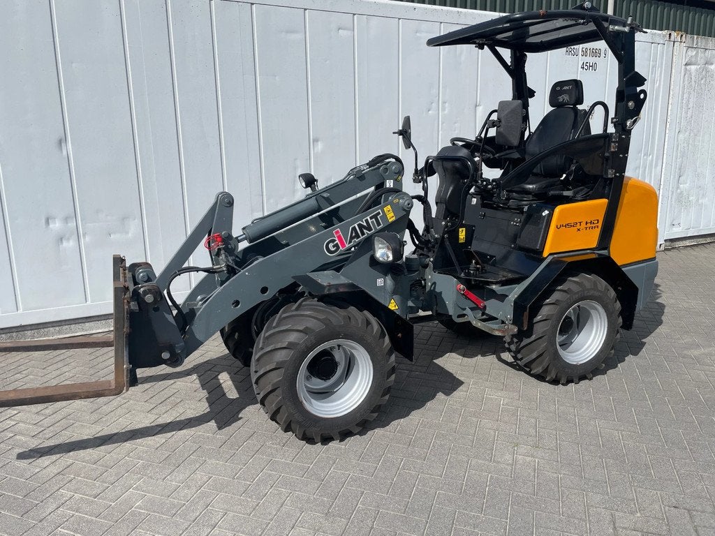 Giant 452 HD Exstra ( 950 uur) (bj 2017), Wiellader of Shovel