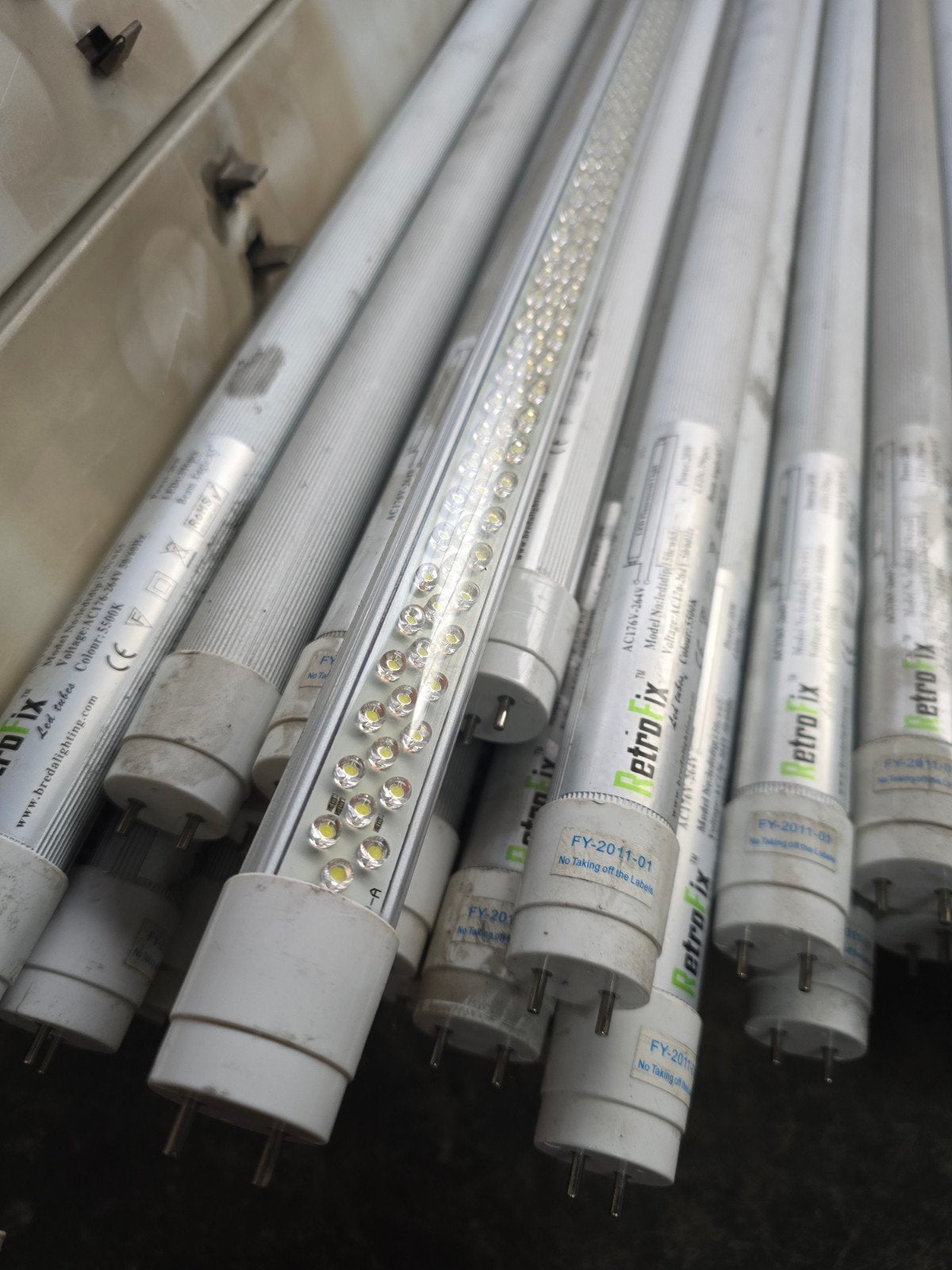 Partij LED TL buizen en armaturen met covers, Wit, Overige merken, Gebruikt, Retrofix / Trilux