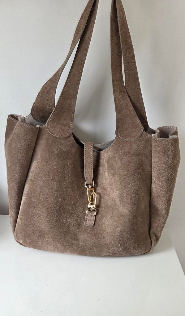 Luxe suède tas van Teatro - Beige/Taupe - Zo goed als nieuw, Verzenden, Zo goed als nieuw, Beige, Handtas
