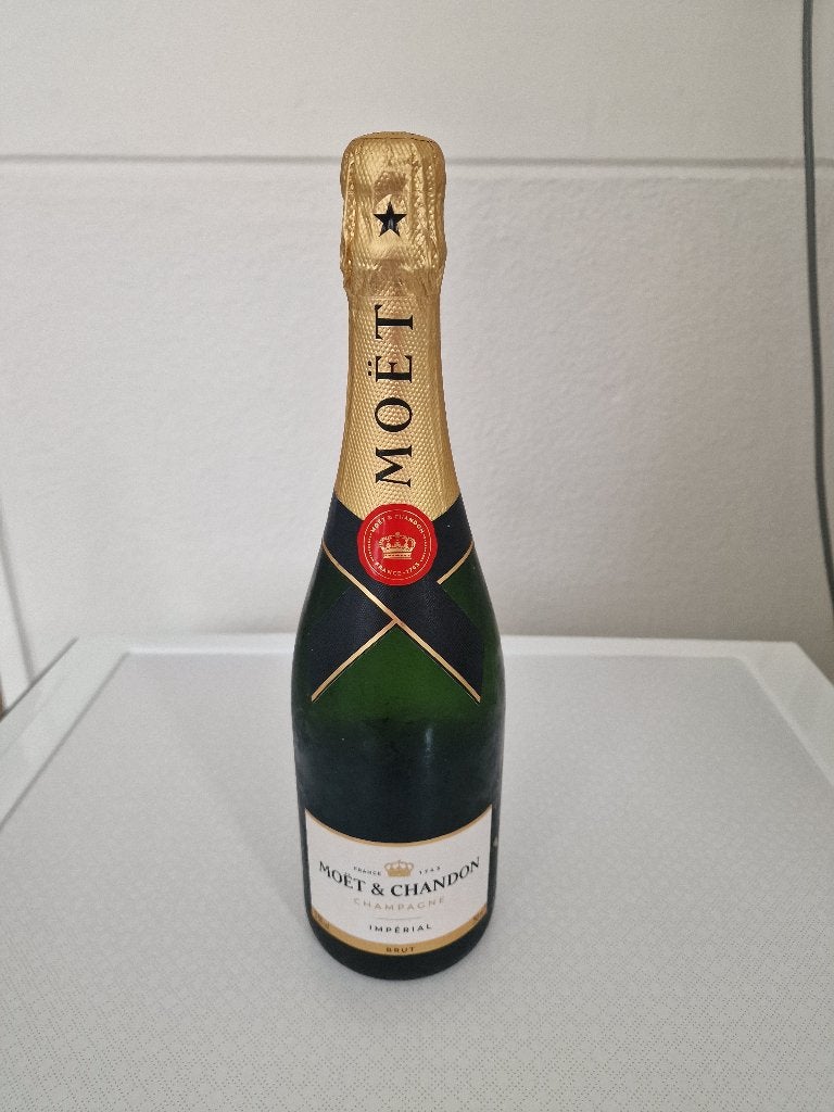 MOET champagne, Verzamelen, Wijnen, Ophalen, Nieuw, Frankrijk, Champagne