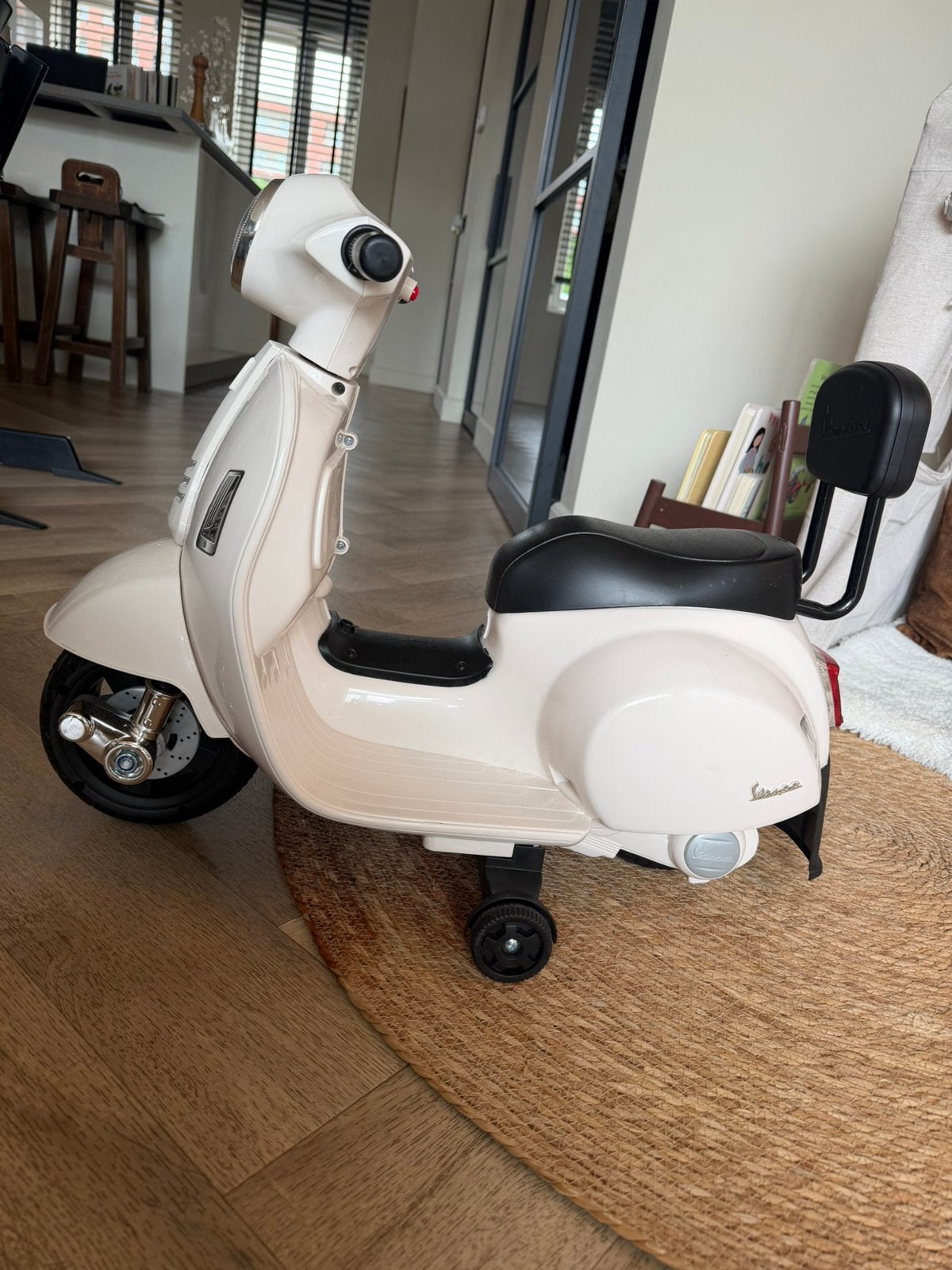 Eco Toys Elektrische Vespa Scooter Wit – Zo goed als nieuw!, Ophalen, Zo goed als nieuw