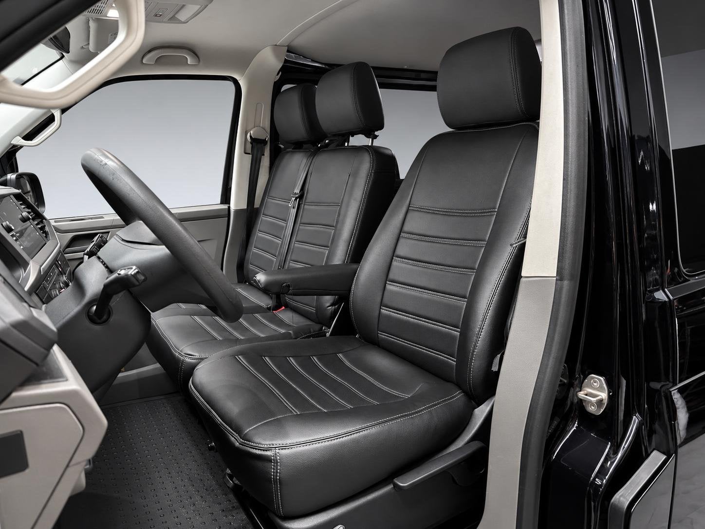 Volkswagen Transporter 2.0 TDI L2H1 30 DC Highline, Gebruikt, 4 cilinders, 2500 kg, Zwart