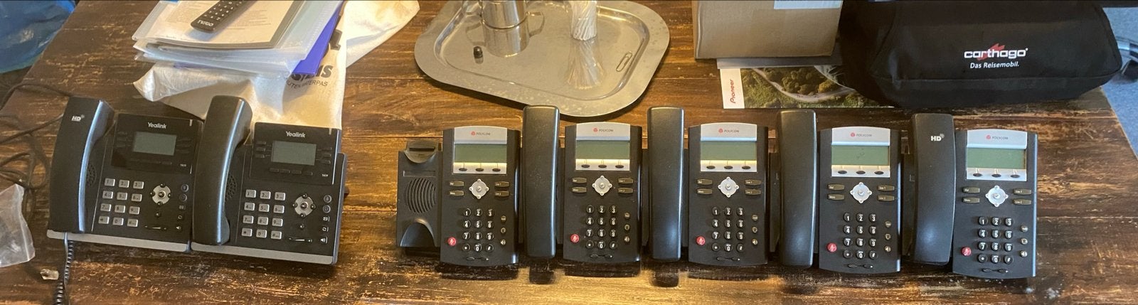 7 telefoons: 2 Yealink en 5 Polycom IP-telefoons, Ophalen, Gebruikt