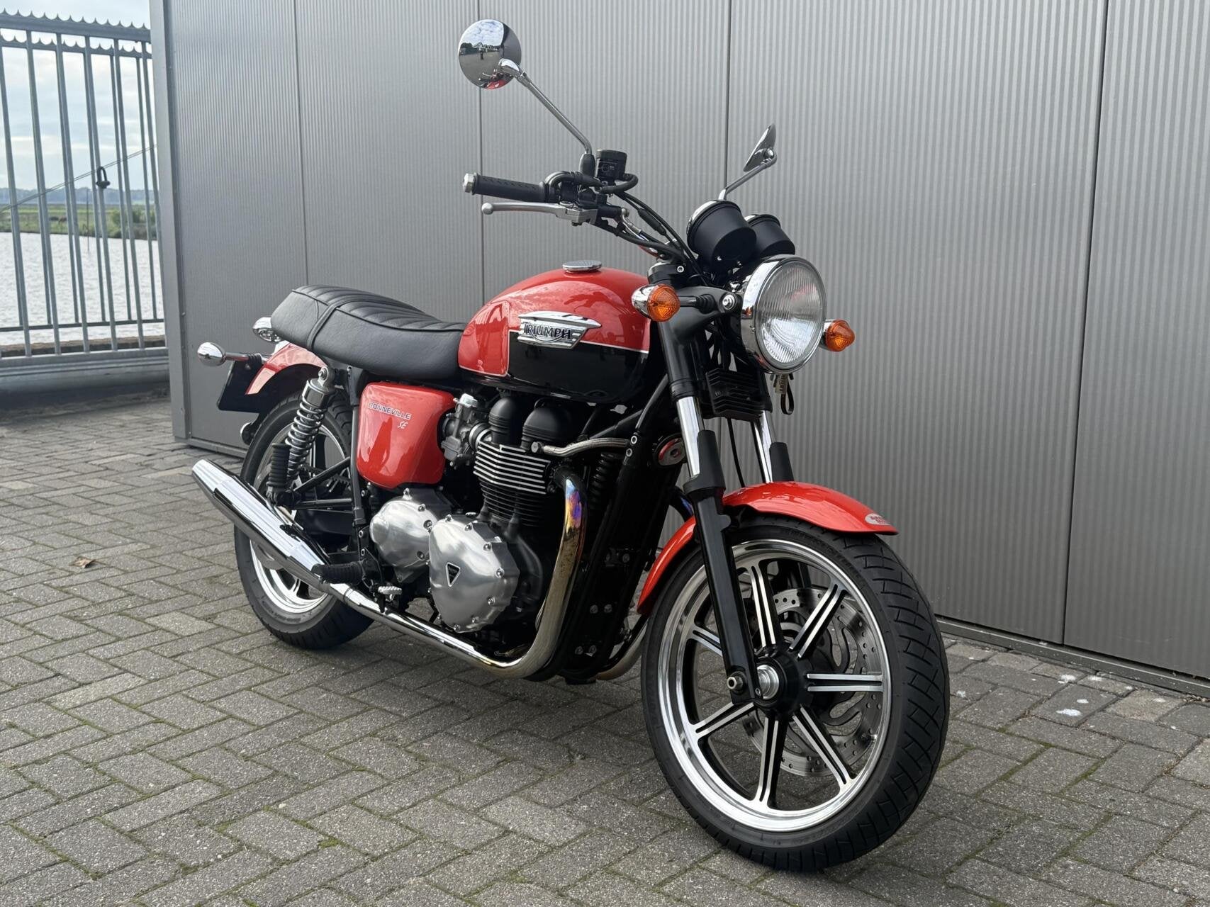 Triumph Bonneville T100, Motoren, Chopper, Meer dan 35 kW, 865 cc, Handgeschakeld
