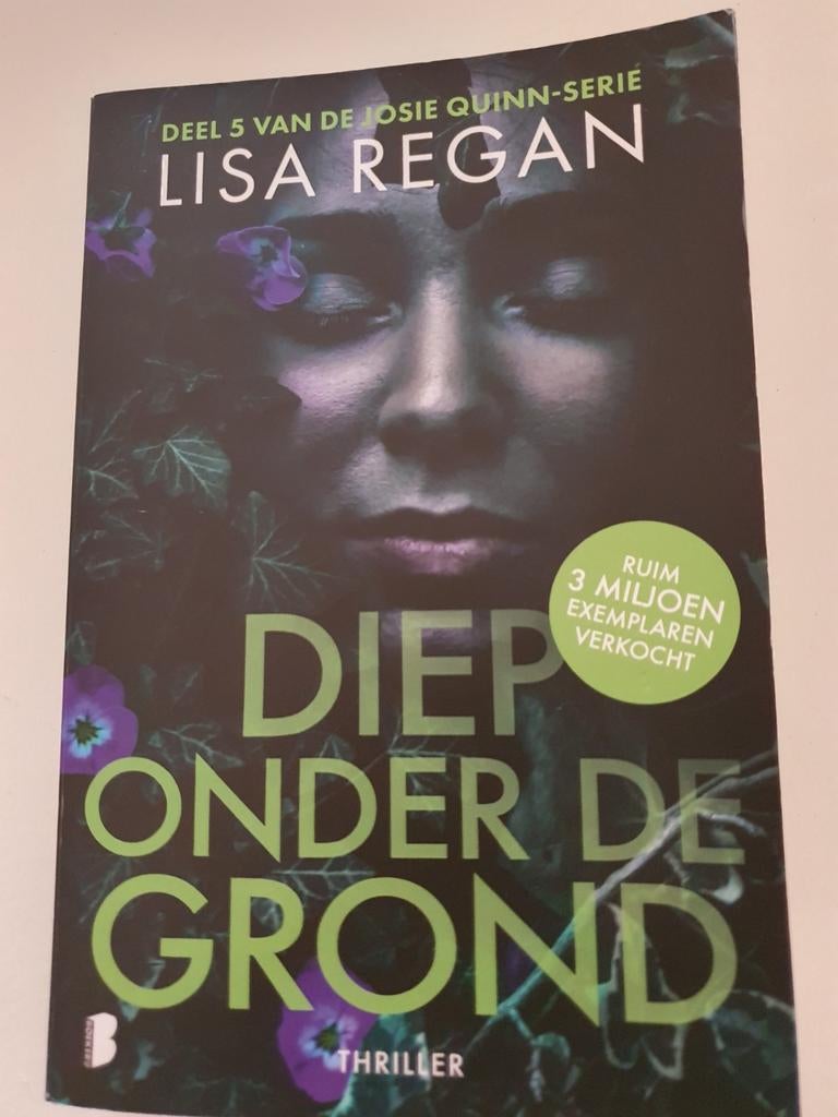 Diep onder de grond - Lisa Regan, Ophalen of Verzenden