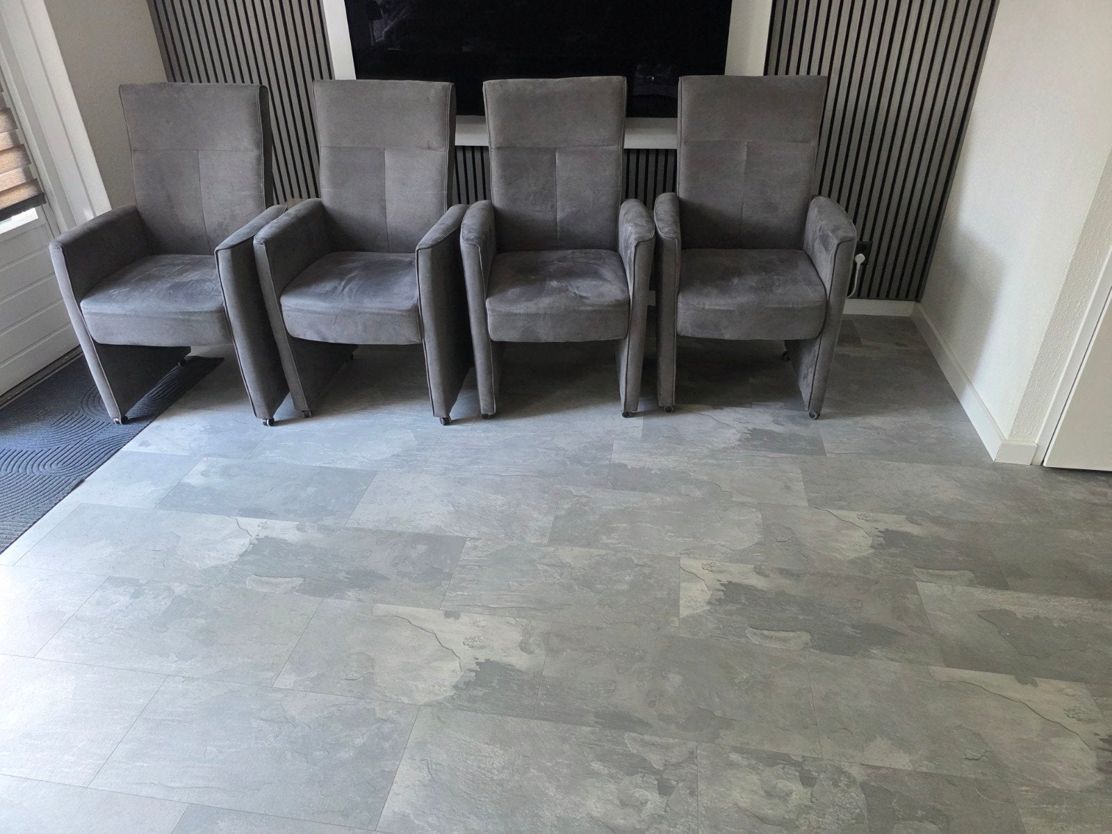 Set van 4 grijze eetkamerstoelen met armleuningen, Huis en Inrichting, Stoelen, Gebruikt, Ophalen of Verzenden, Vier, Modern