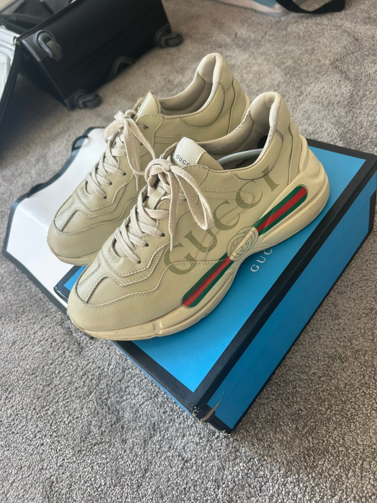 Gucci sneaker ‘ rhyton ‘ 43, Ophalen of Verzenden, Zo goed als nieuw