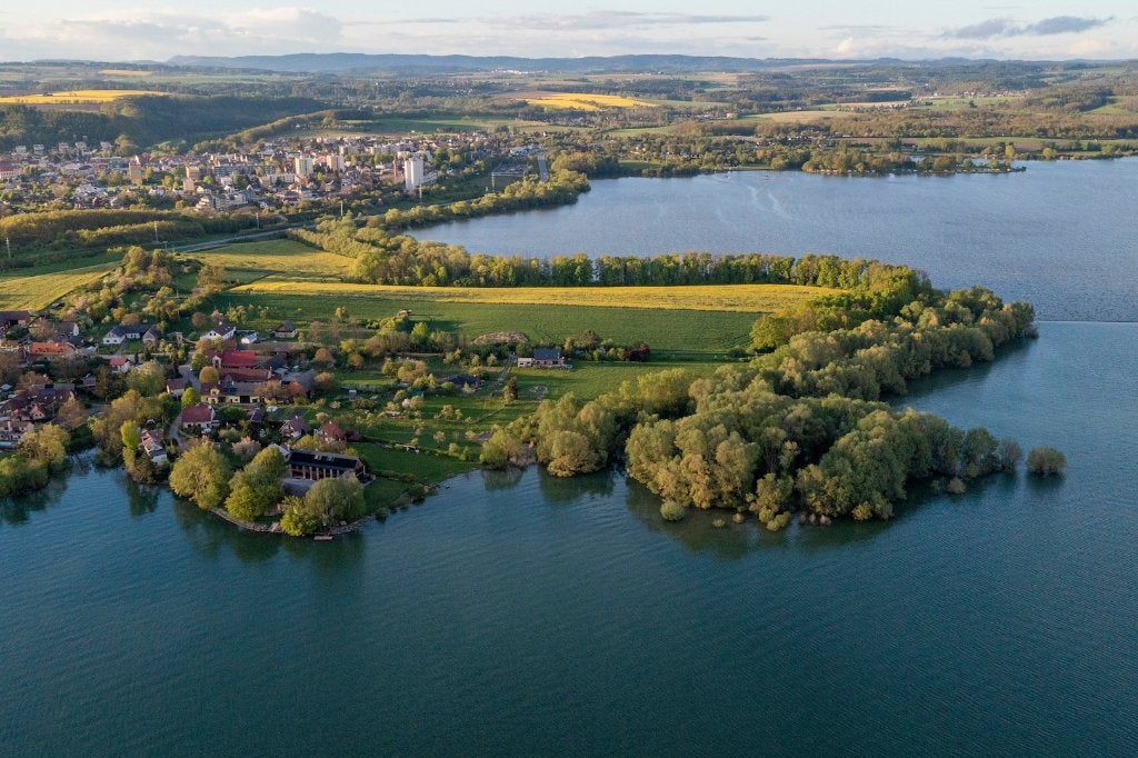 Exclusieve investeringsmogelijkheid in toplocatie, Huizen en Kamers, Kavels en Percelen, Ceska Skalice Spyta Tsjechië, 1500 m² of meer