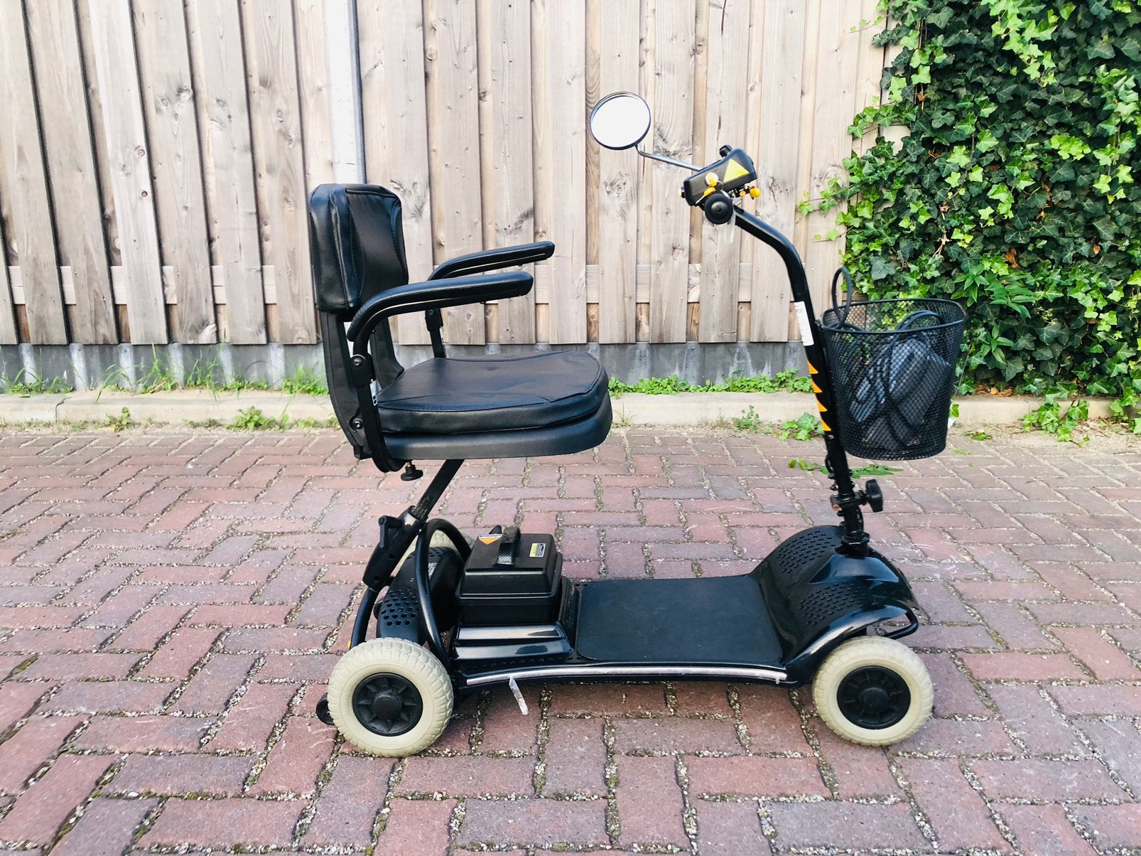 Opvouwbare inklapbare scootmobiel demontabel met 4 wiel, 10 km/u of minder, Ophalen of Verzenden, Zo goed als nieuw, Shoprider