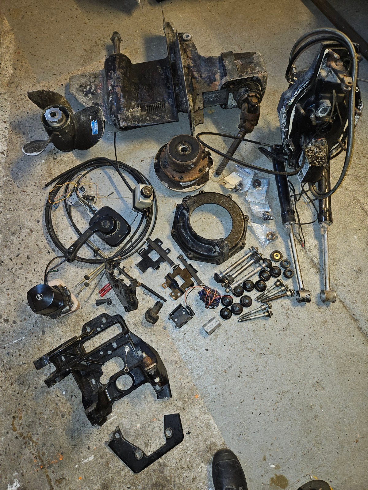 Mercruiser bravo 2 staartstuk incl onderdelen., Watersport en Boten, Ophalen of Verzenden, Gebruikt, Motor en Techniek, Motorboot
