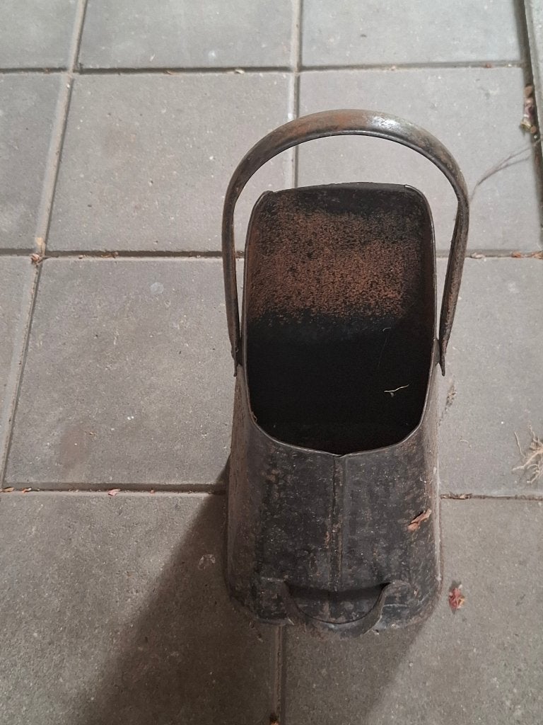 Antieke kolenkit / kolenschep, Ophalen