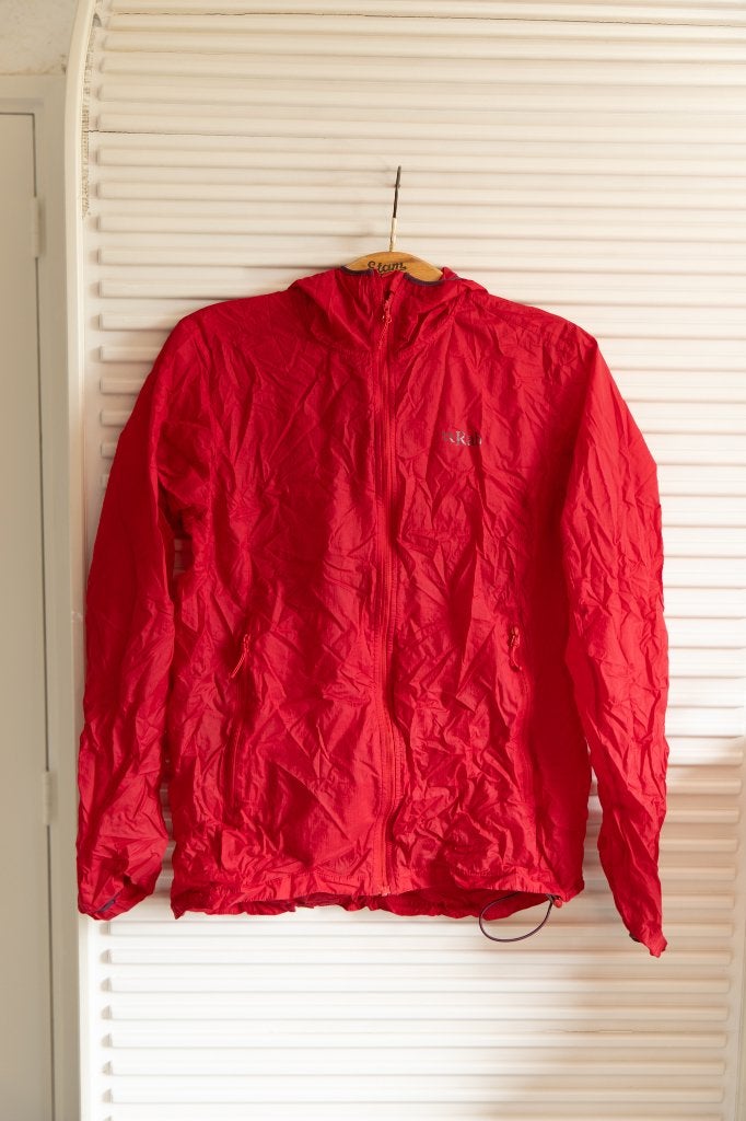 Rab Vital Hoody - Lichtgewicht Windjasje, Ophalen of Verzenden, Zo goed als nieuw, Maat 38/40 (M), Rood