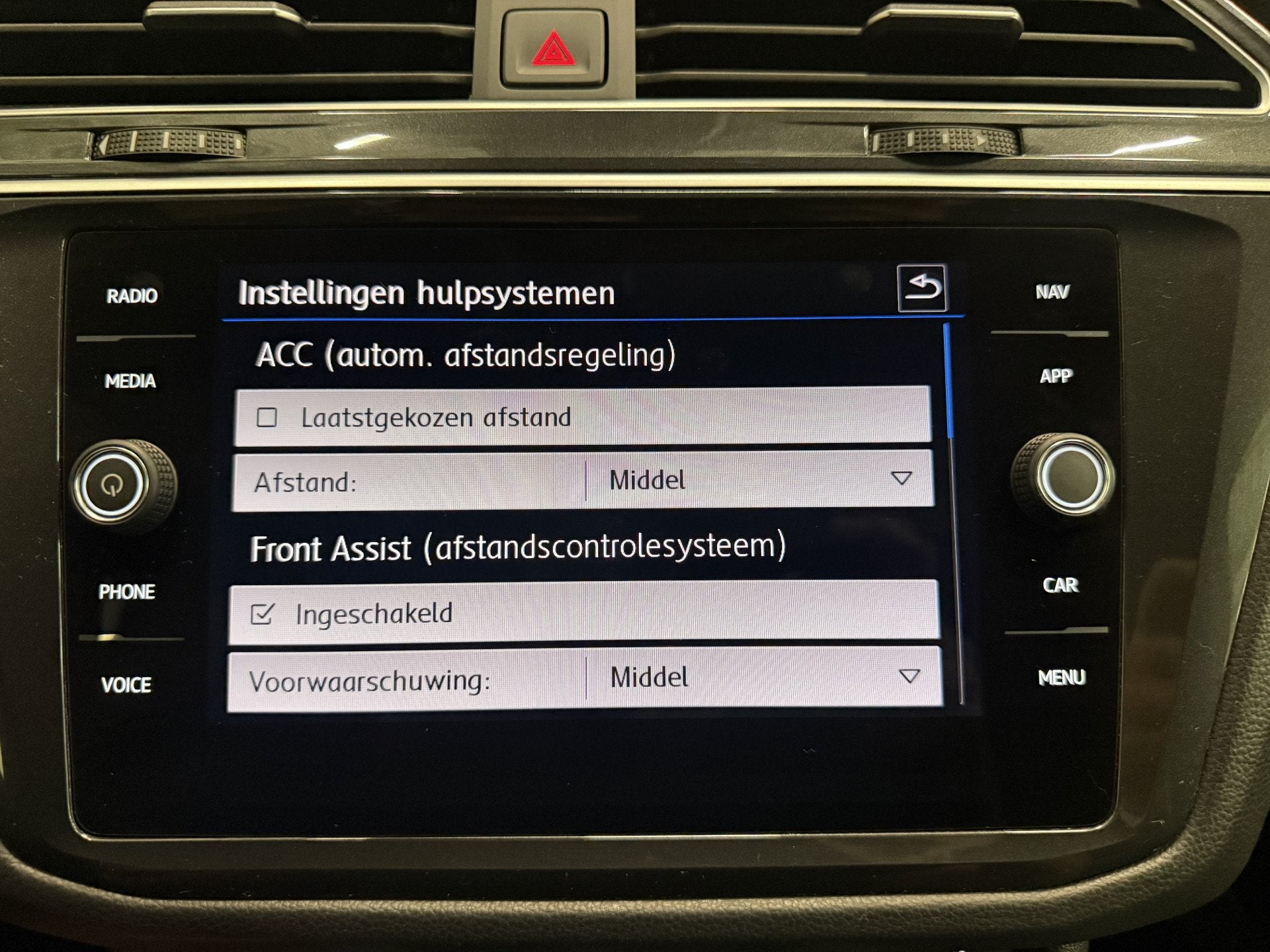 Foto 35 van Volkswagen Tiguan 2.0 TSI 4Motion 3x R-Line BLACK PANO/VOL-L