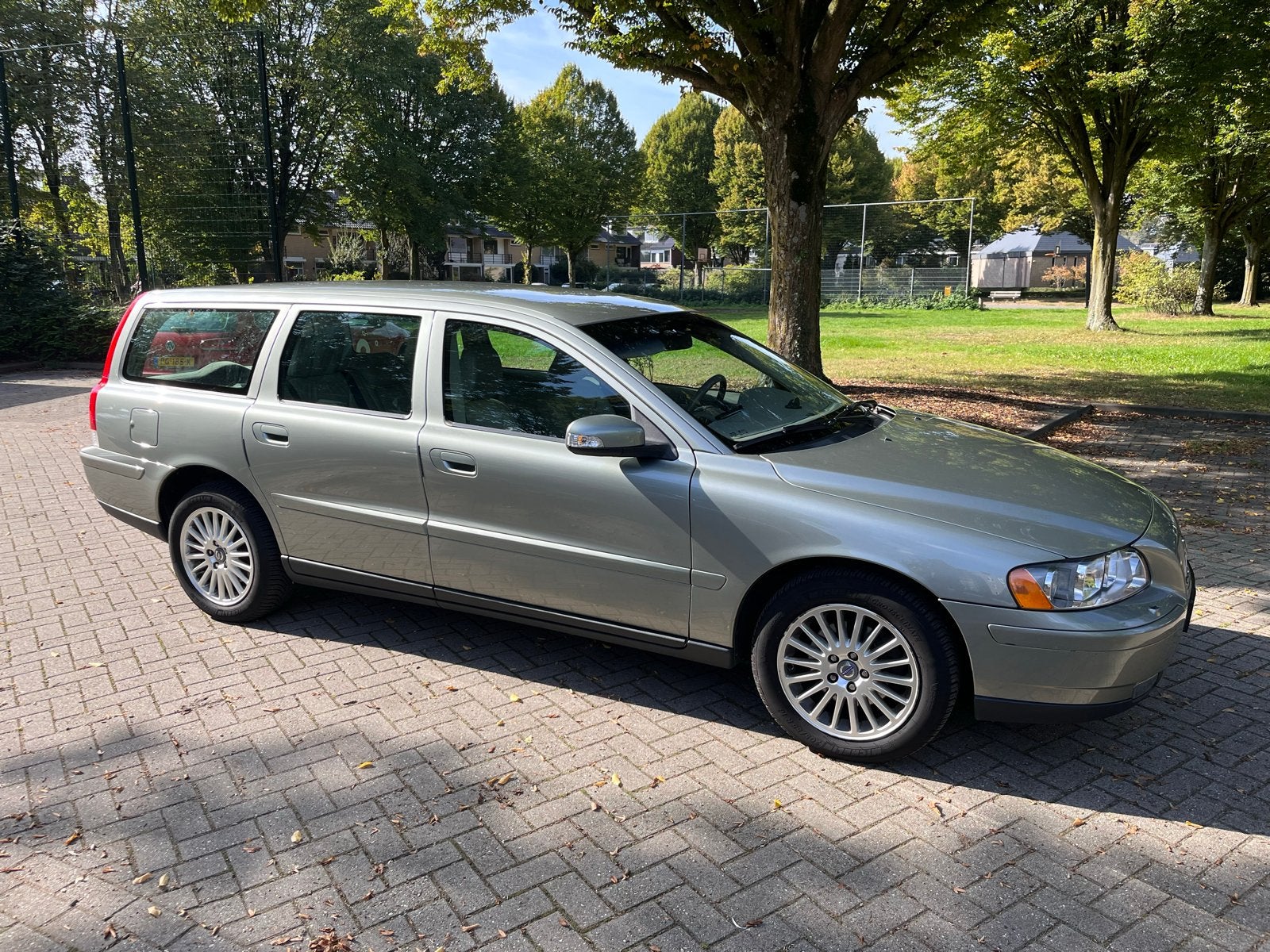 Nette Volvo V70 2.4 199k km Leer Cruise Airco APK 10/2027, 1800 kg, 1498 kg, Stationwagon, 2435 cc