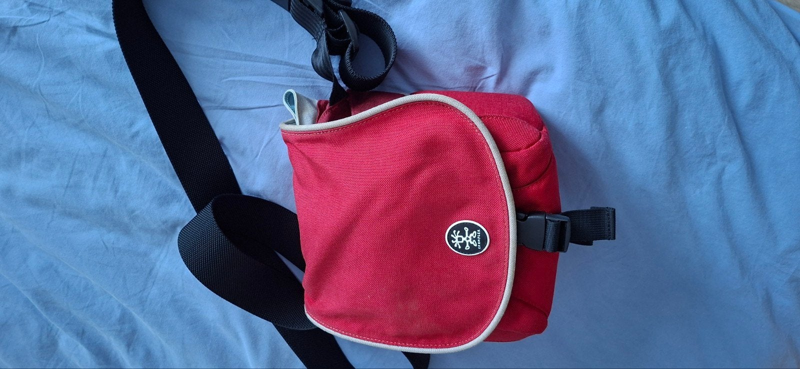 Crumpler cameratas - Compact en handig (10x15x15 cm), Gebruikt, Rood, Ophalen of Verzenden, Gevoerd