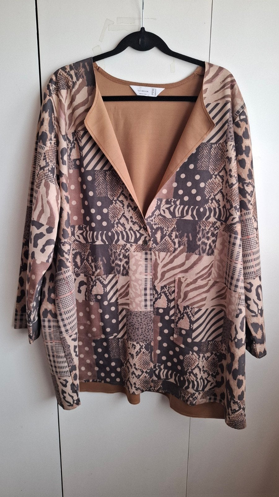 Nieuwe damesjasje/colbert maat 54 met dierenprint, Kleding | Dames, Ophalen of Verzenden, Nieuw, Meerkleurig, Jasje of Colbert