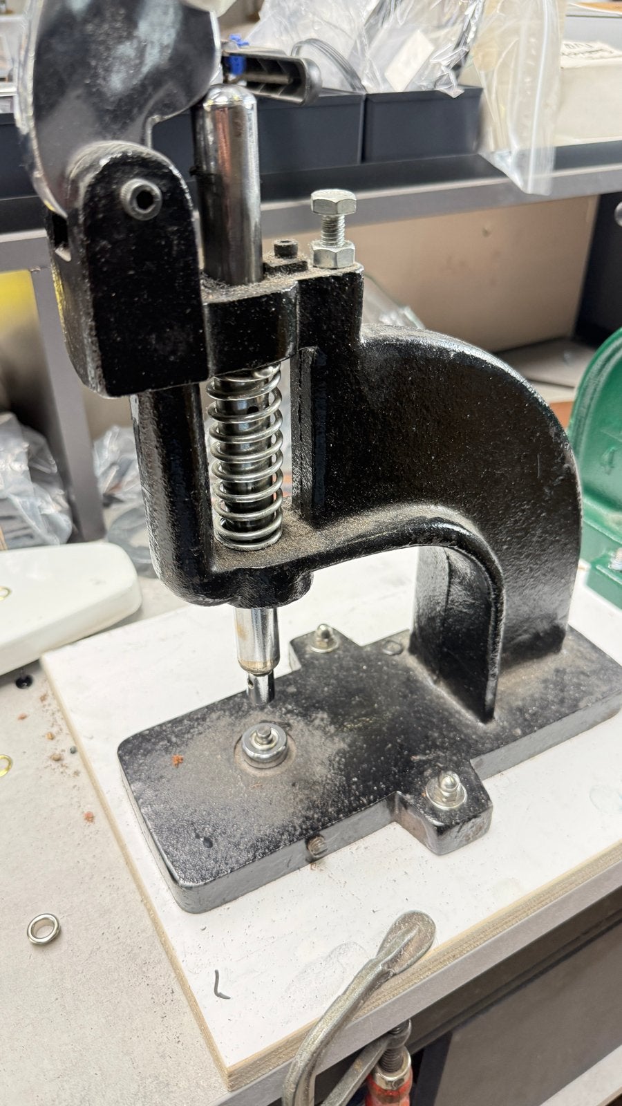 Zeilogen persmachine met diverse stempels en zeilogen, Ophalen of Verzenden, Gebruikt