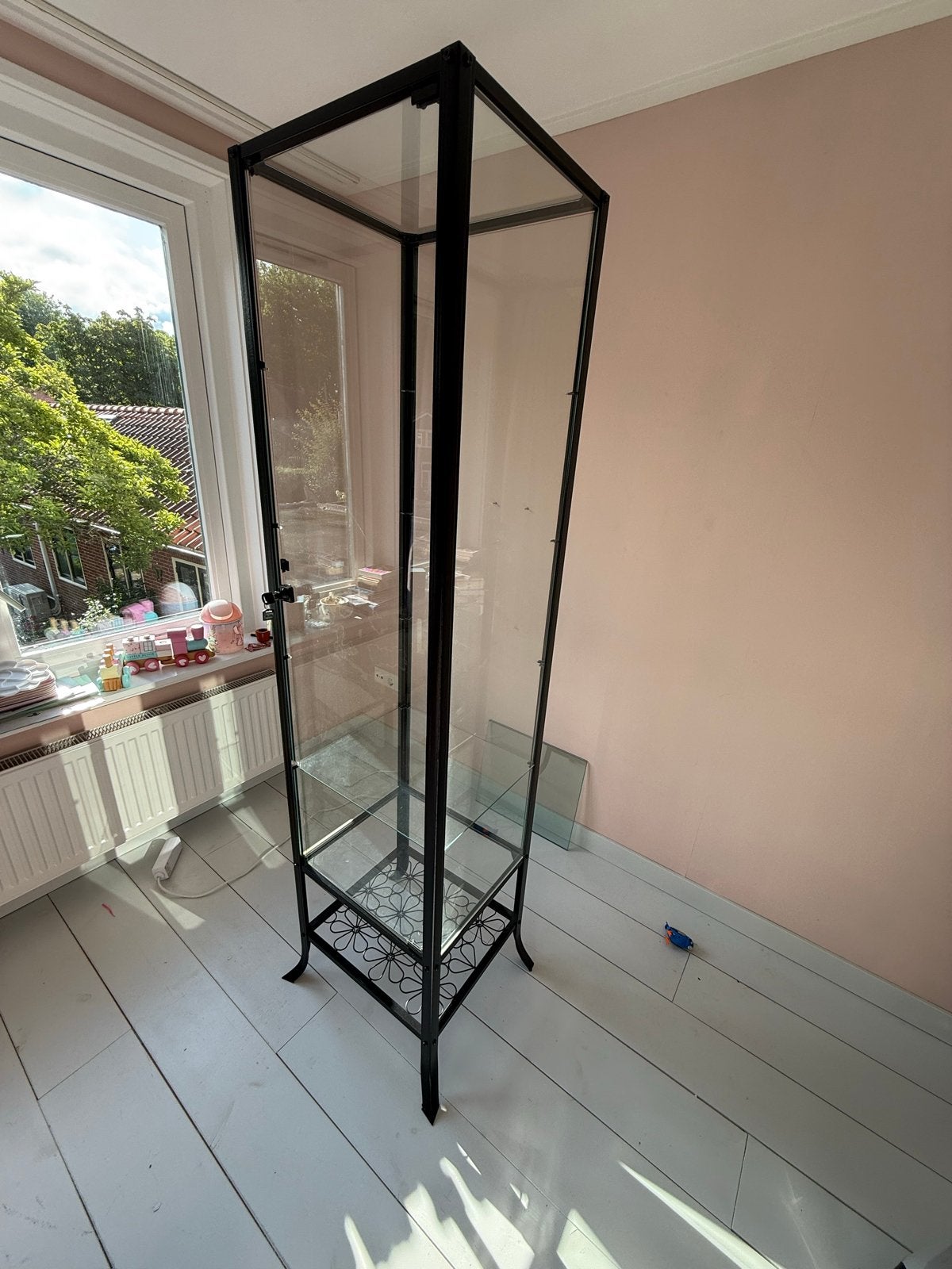 Glazen vitrinekast 180cm hoog met 4 glasplaatjes, Ophalen, Met plank(en), Minder dan 50 cm, Gebruikt