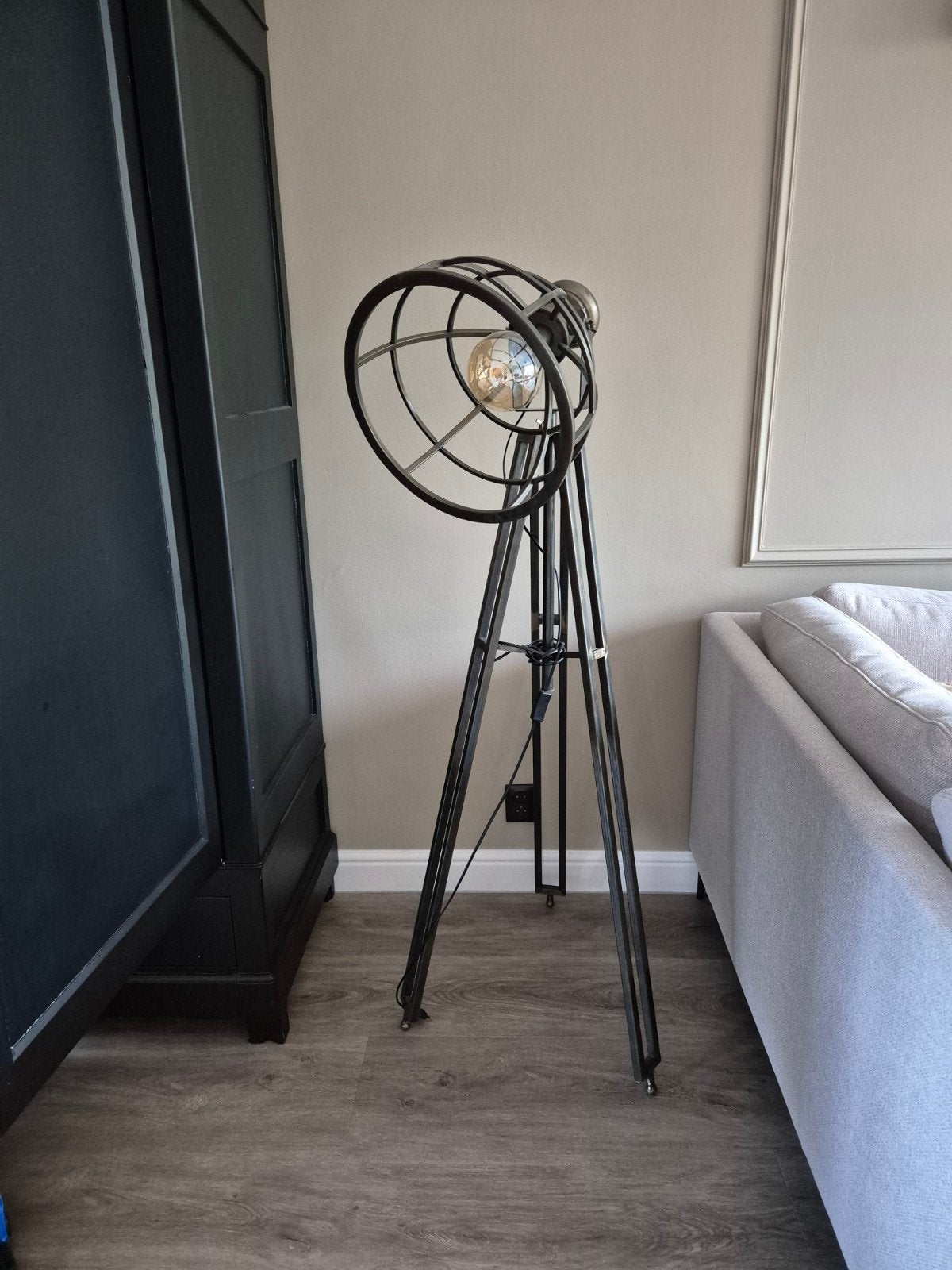 Stoere vloerlamp met lampbol - B60xH150 cm, Ø40 cm, Huis en Inrichting, Ophalen, Gebruikt, Metaal, 150 tot 200 cm
