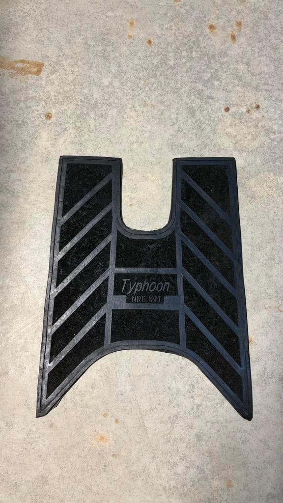 Piaggio Typhoon NRG NTT rubber treeplank matje, Motoren, Ophalen of Verzenden