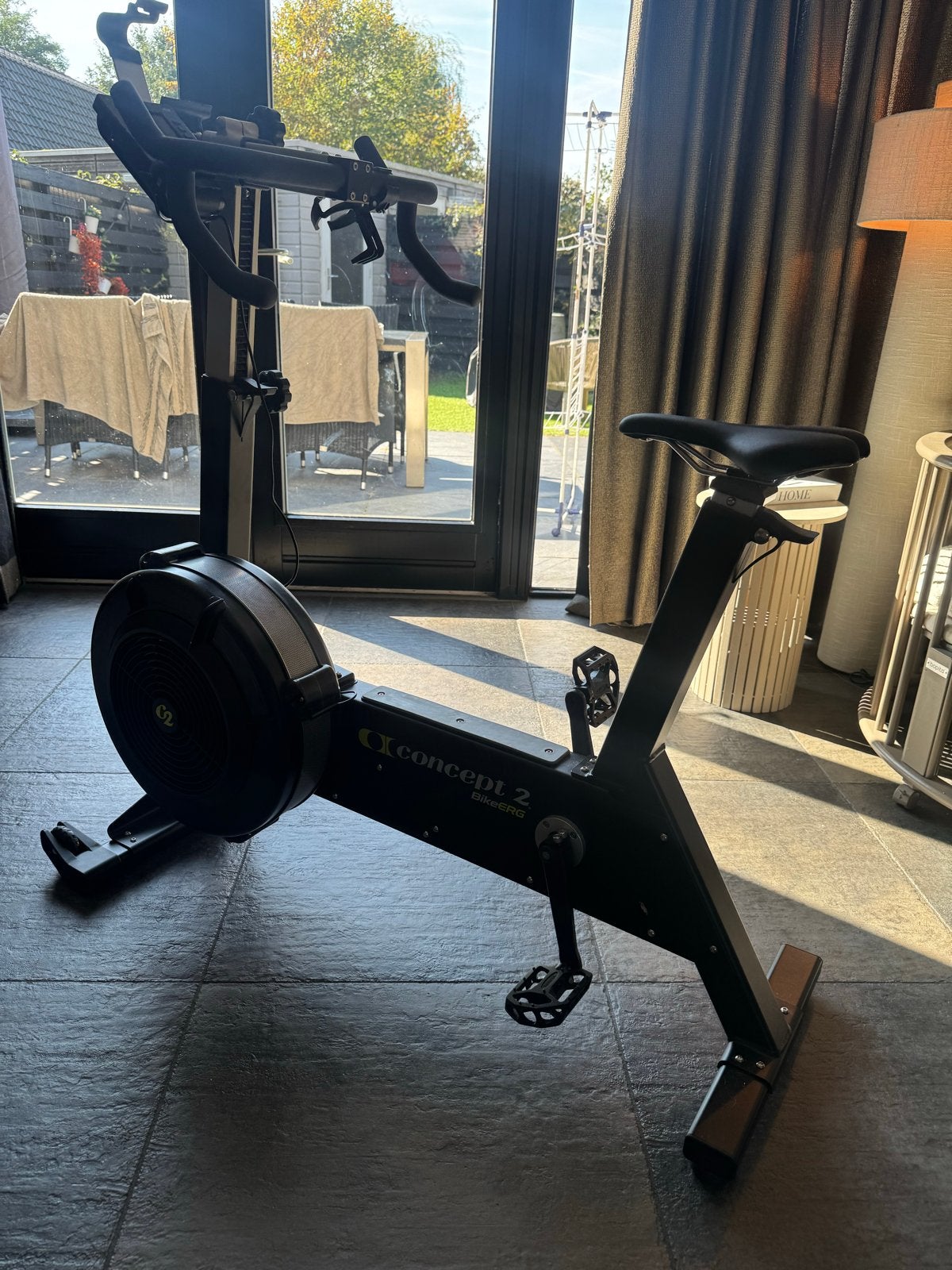 Concept 2 BikeErg +bidonhouder - januari 26 nieuw gekocht, Sport en Fitness, Ophalen, Zo goed als nieuw, Metaal, Benen