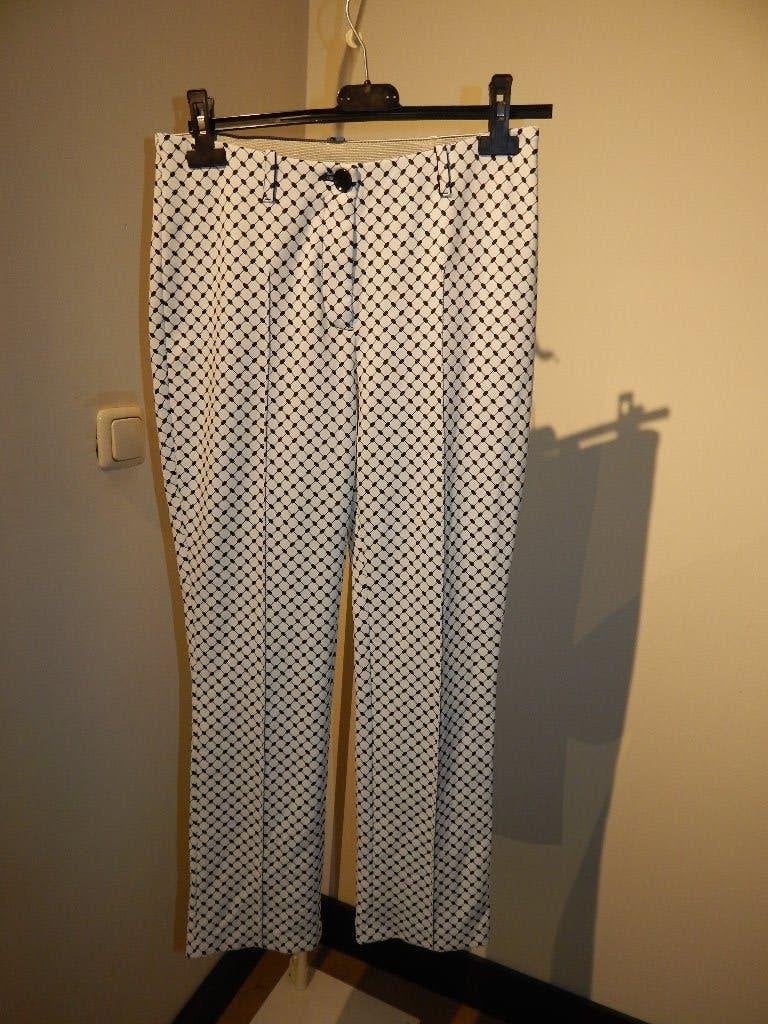 Marccain zachte soft stretch broek zwart wit printje N3/M